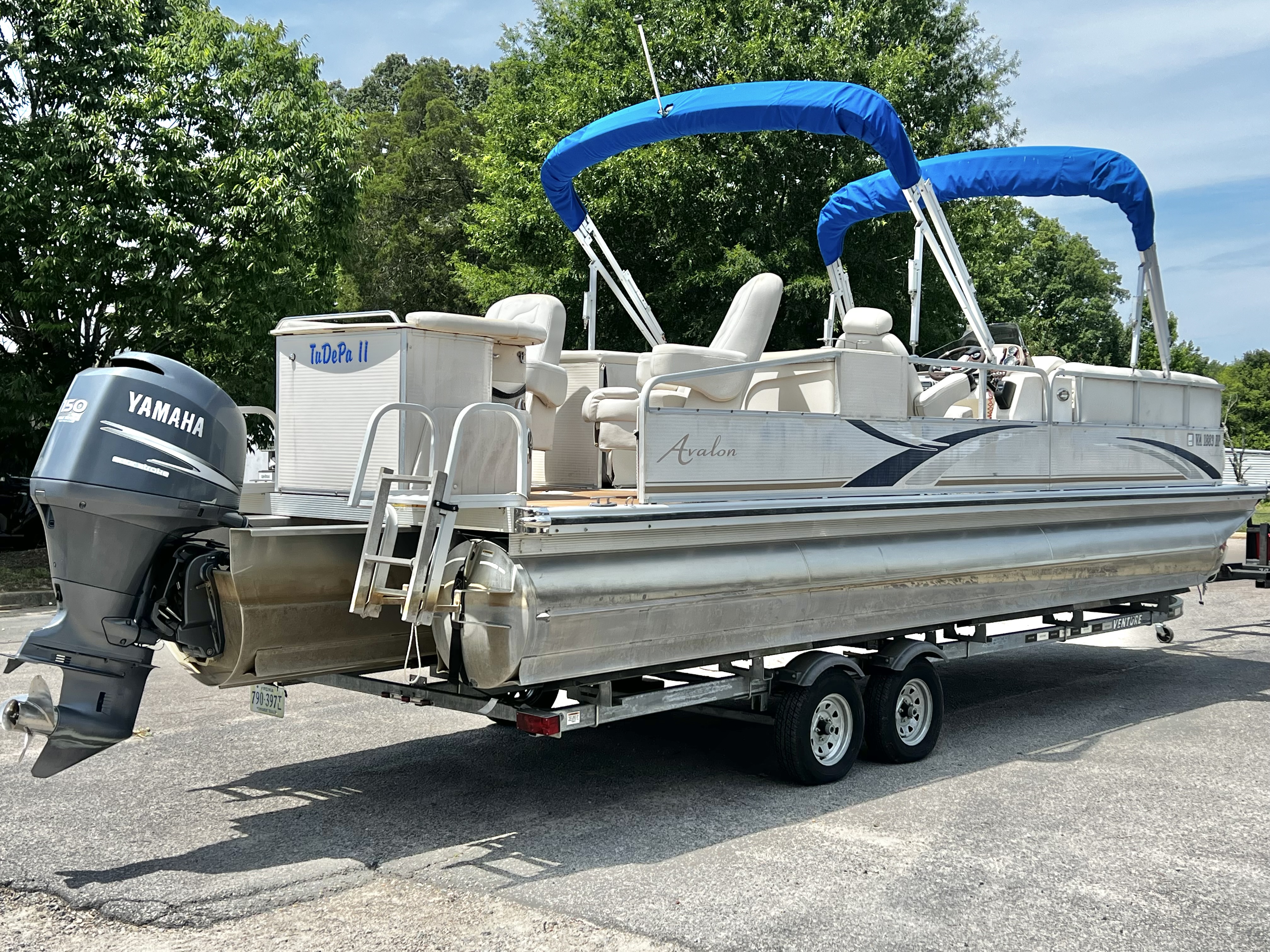 Used 2009 Avalon Paradise 26' Sandbar Triple-Toon - IN STOCK