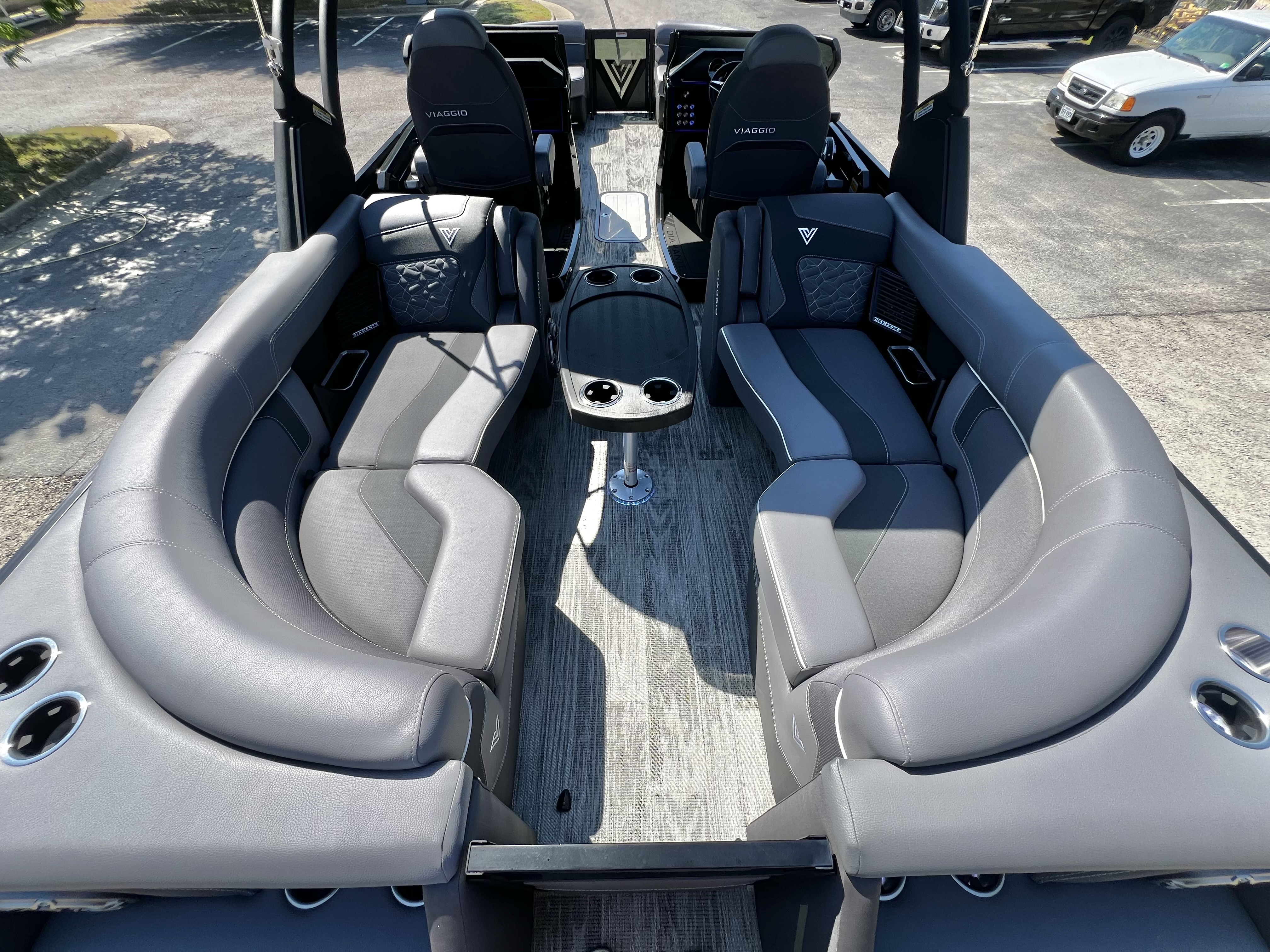 2025 Viaggio Diamante 24' UW A-T (Quad Lounge Windshield) - Triple Toon - IN STOCK - $138,995