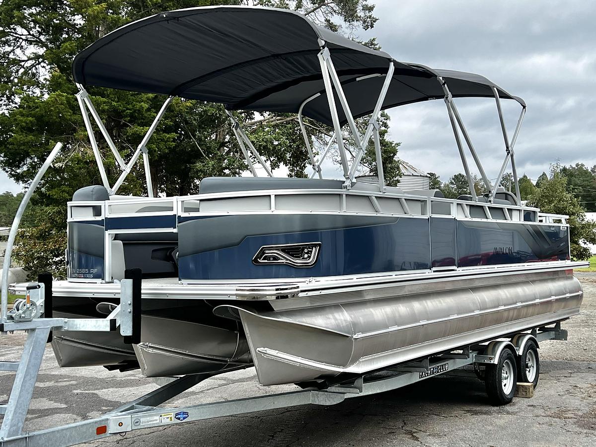 2026 Avalon Venture 85 25' Rear Fish Triple-Toon - IN STOCK
