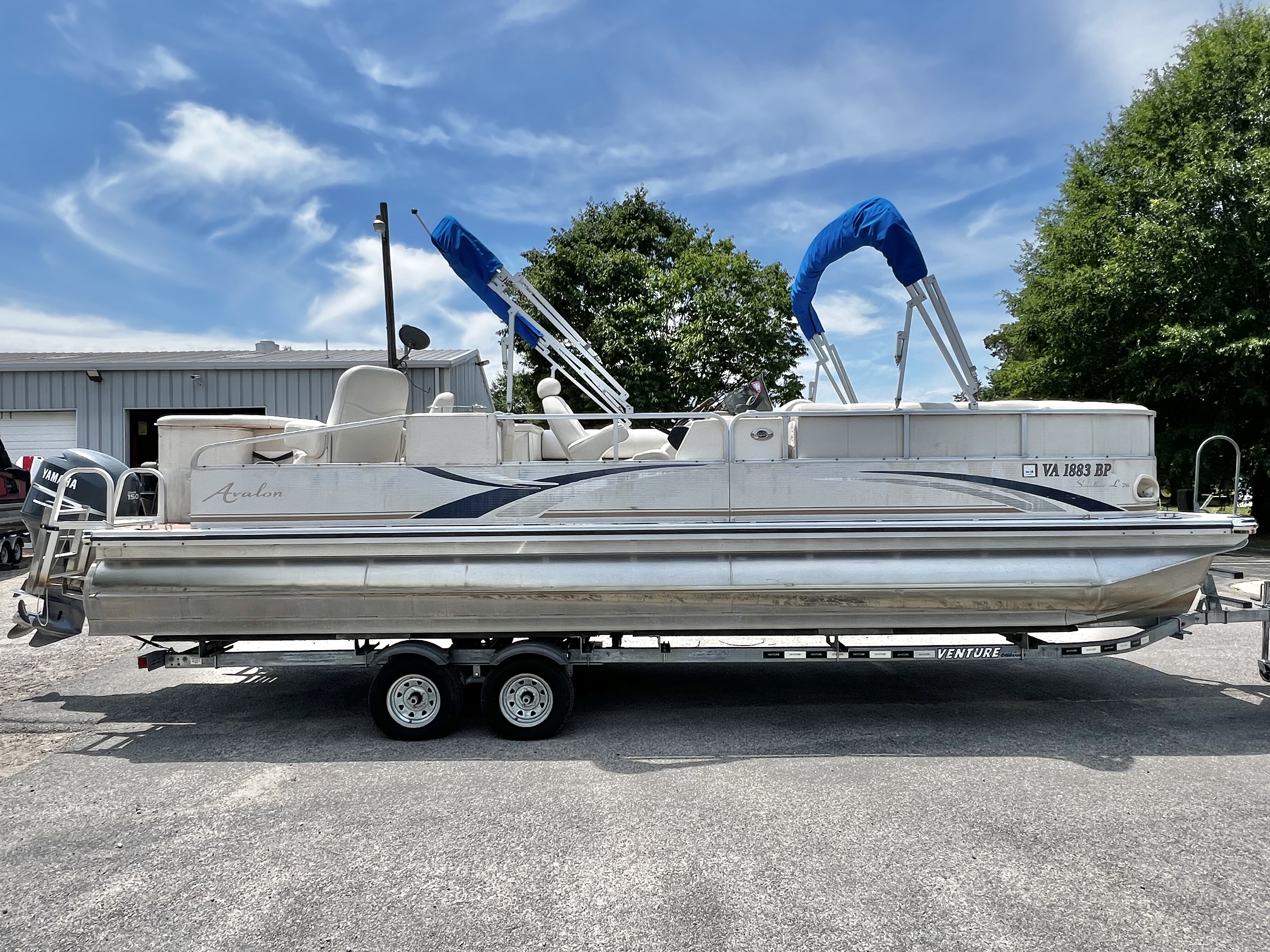 Used 2009 Avalon Paradise 26' Sandbar Triple-Toon - IN STOCK