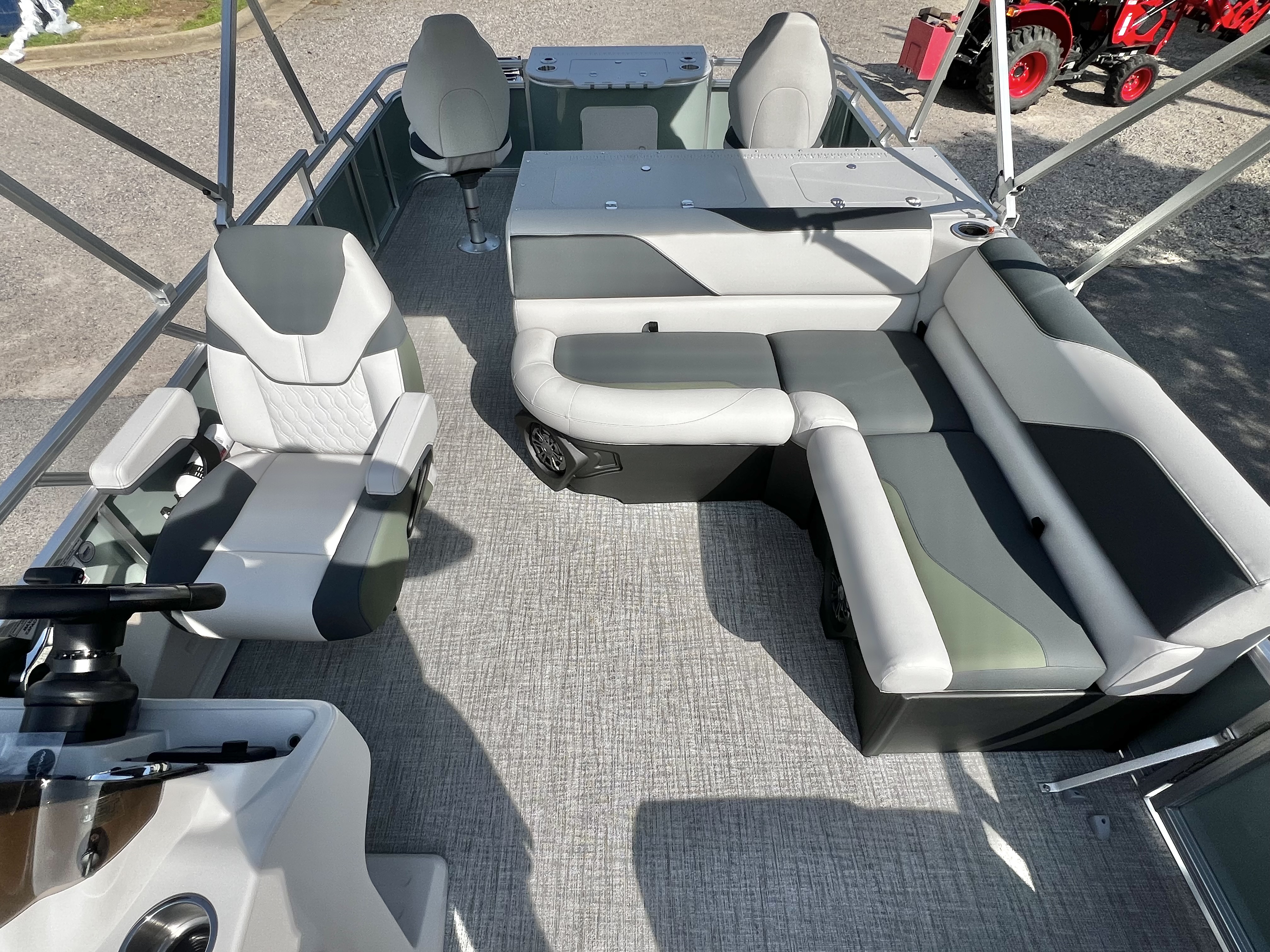 2027 Avalon Venture 85 23' Rear Fish Triple-Toon