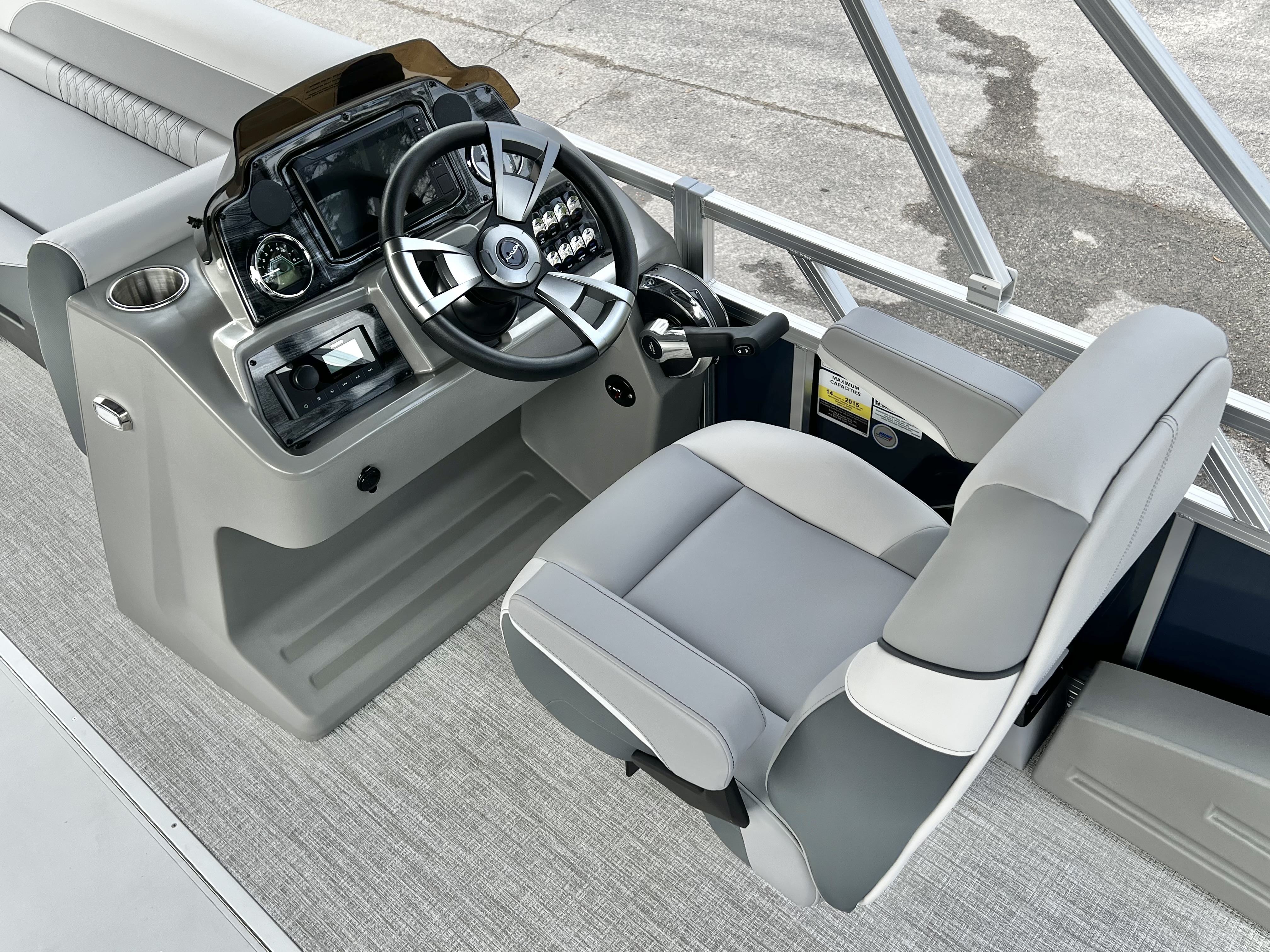 2026 Avalon Venture 85 25' Rear Fish Triple-Toon - IN STOCK