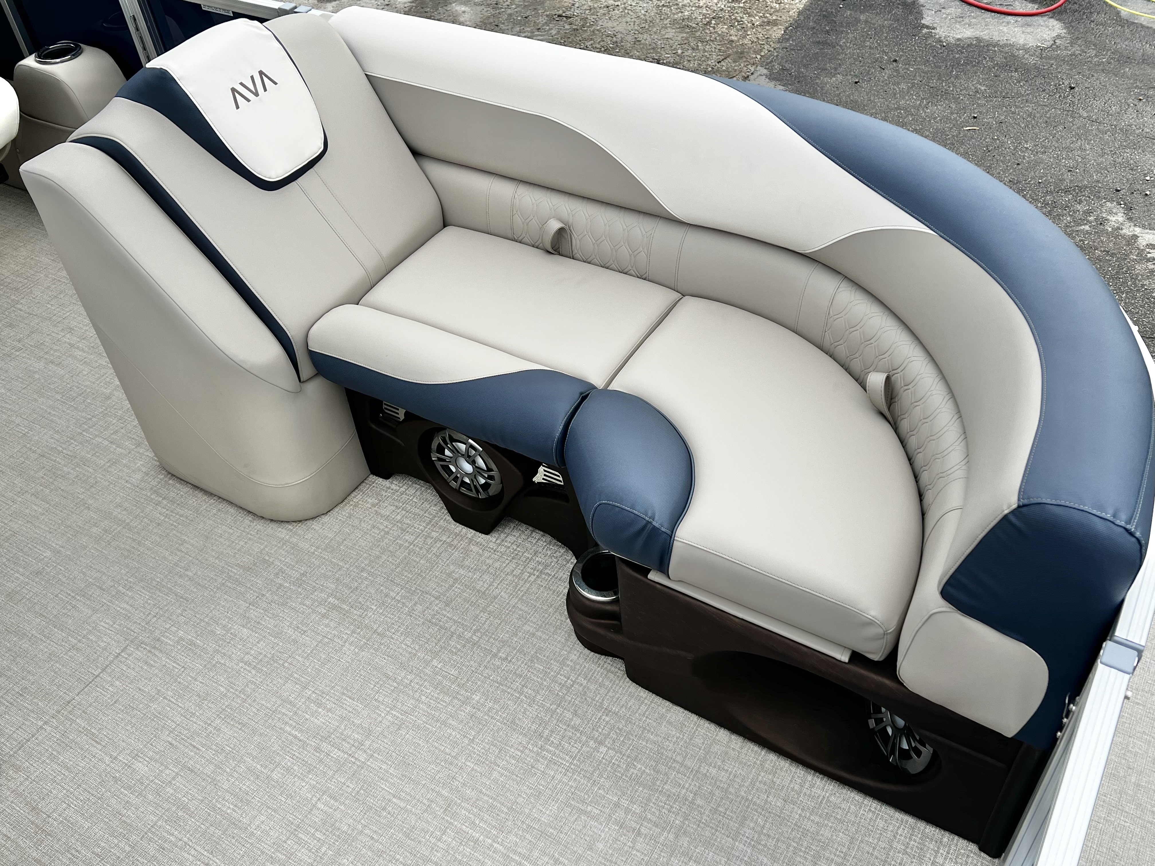 2026 Avalon LSZ 23' Quad Lounge Triple-Toon - IN STOCK - $70,997