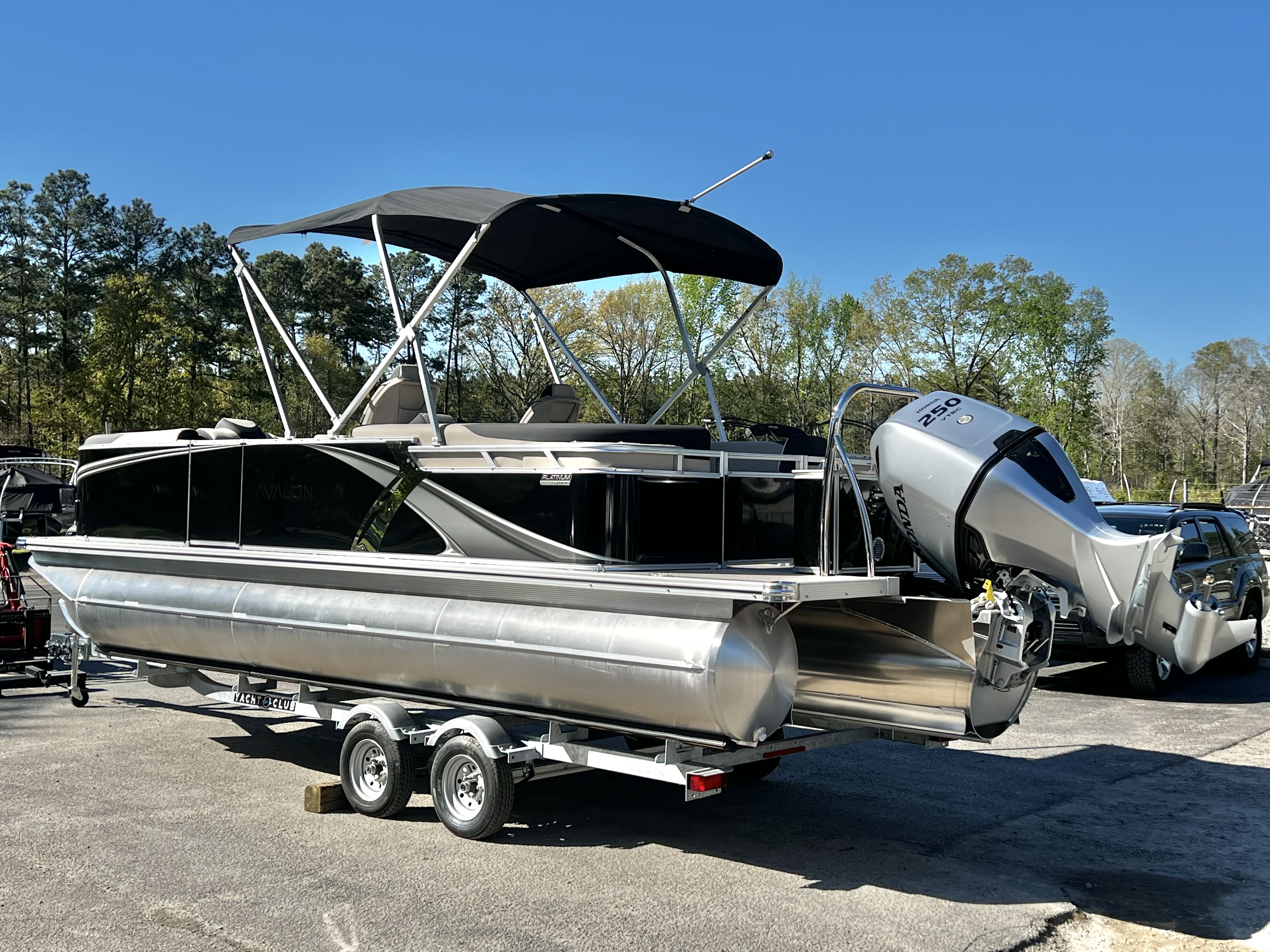 2026 Avalon LSZ 23' Quad Lounge Triple-Toon - IN STOCK -  $73,559