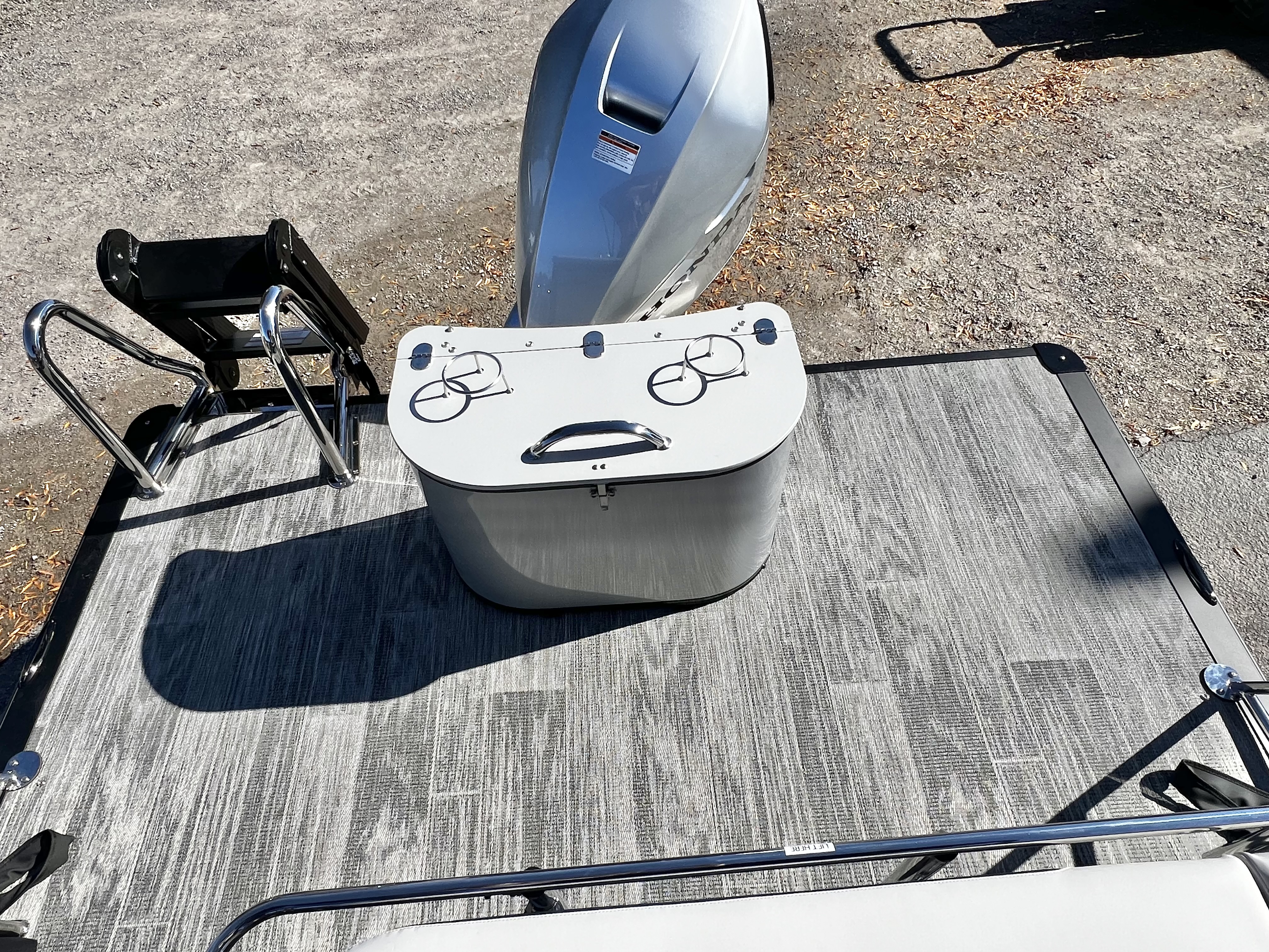 2026 Avalon Catalina 23' Versatile Rear Bench Triple-Toon - IN STOCK