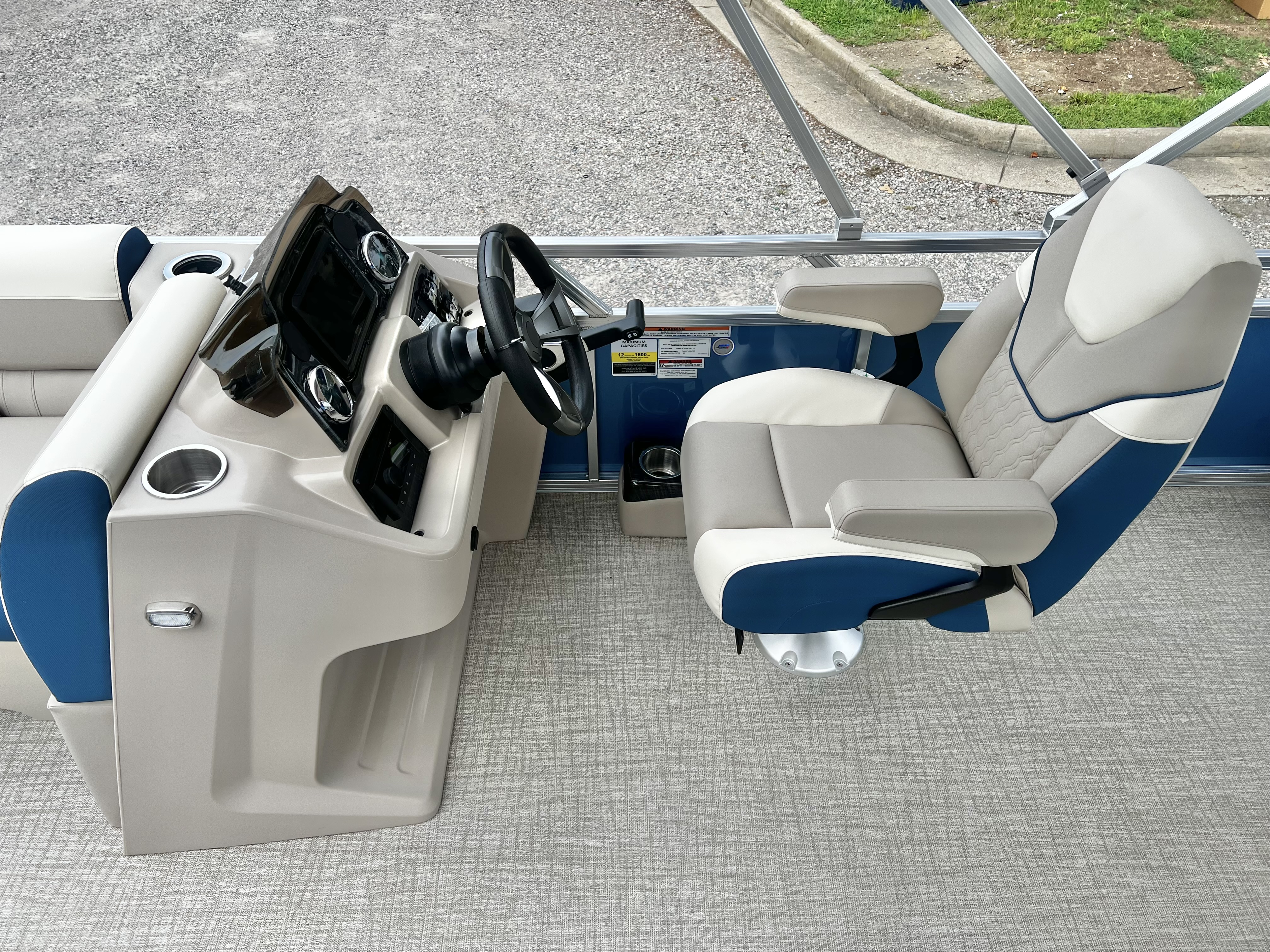 2027 Avalon Venture 85 23' Versatile Rear Bench Triple-Toon