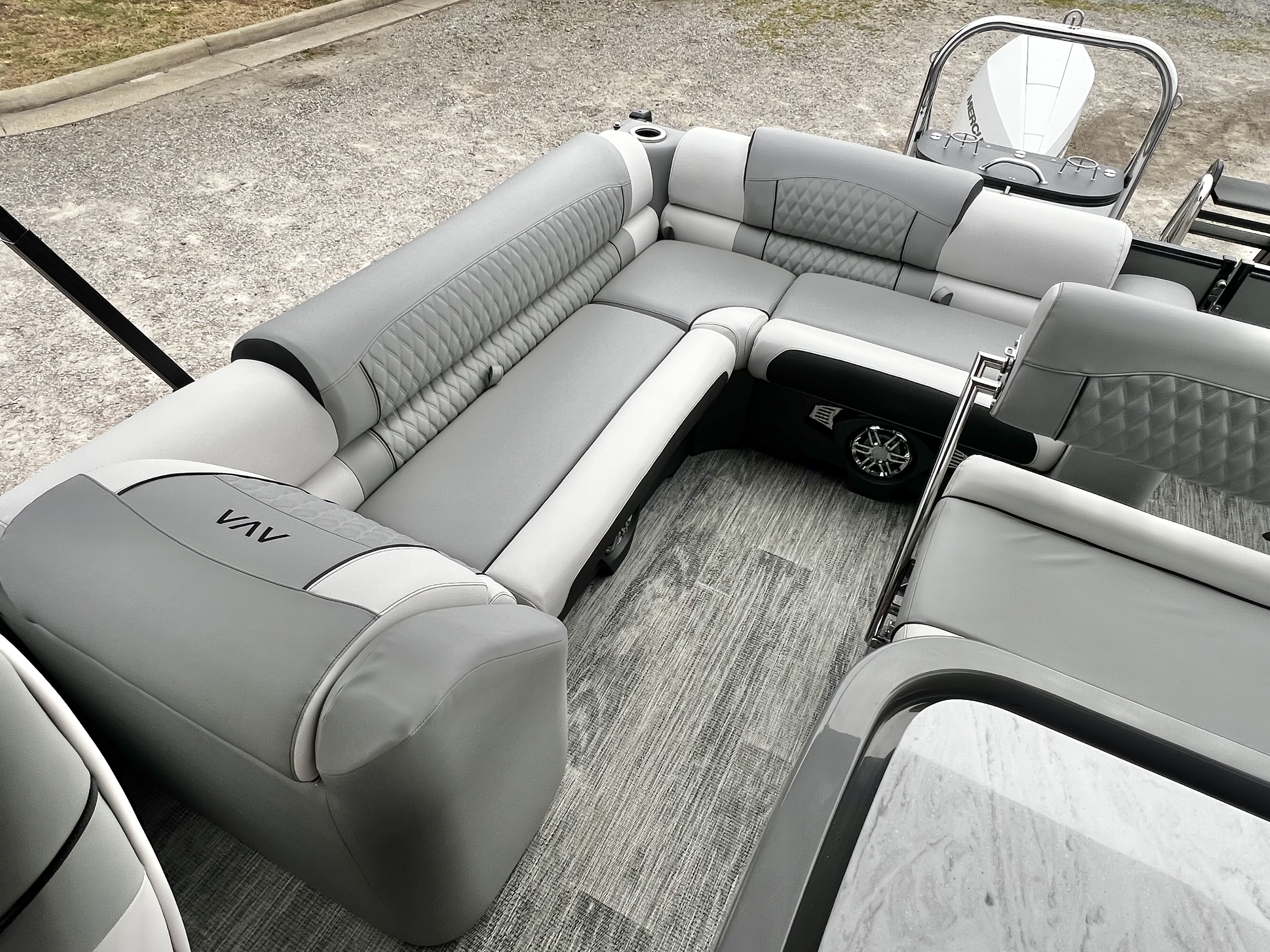 2026 Avalon Catalina 25' Entertainer Triple-Toon - IN STOCK - $109,467