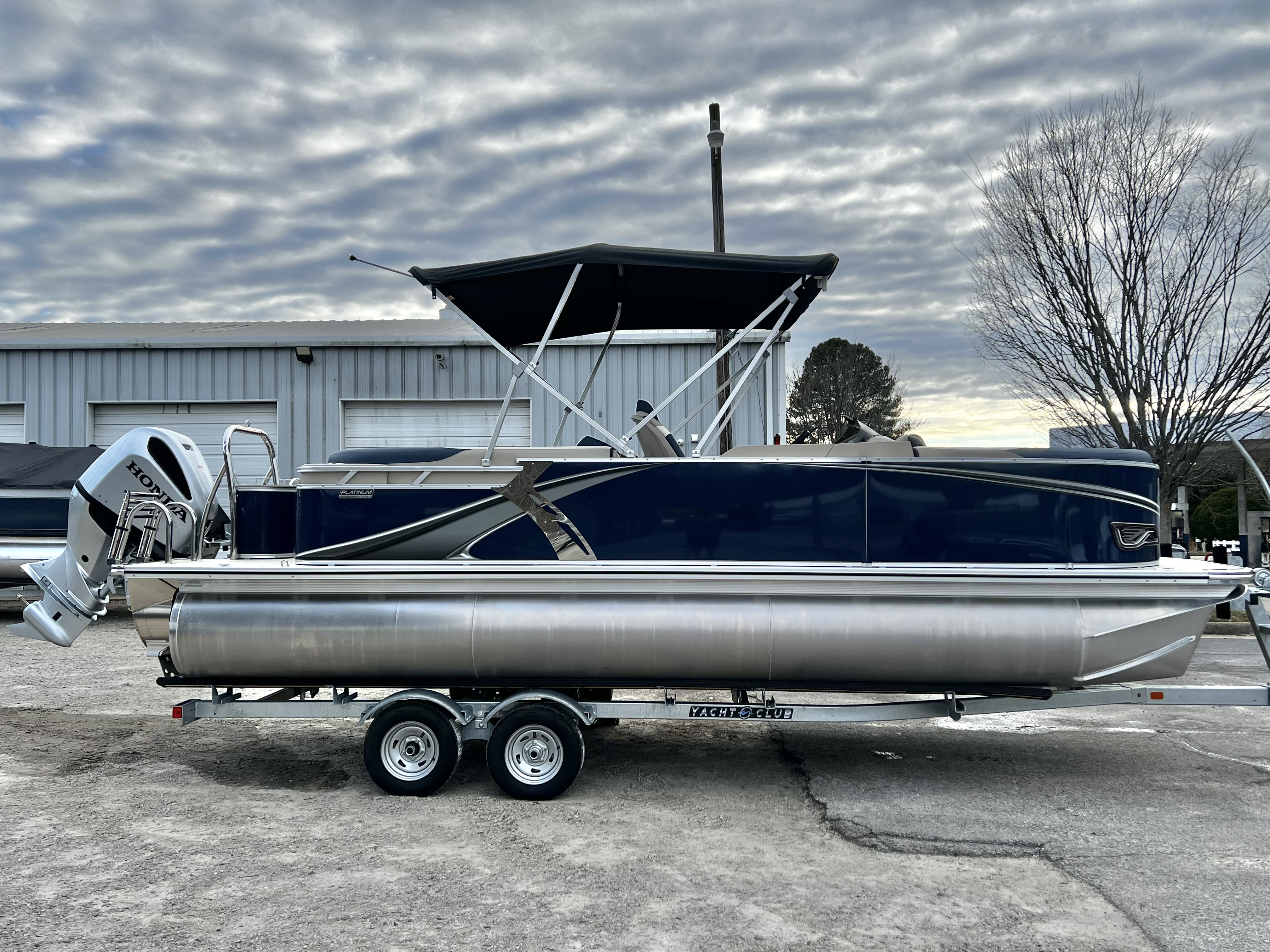 2026 Avalon LSZ 23' Quad Lounge Triple-Toon - IN STOCK - $70,997