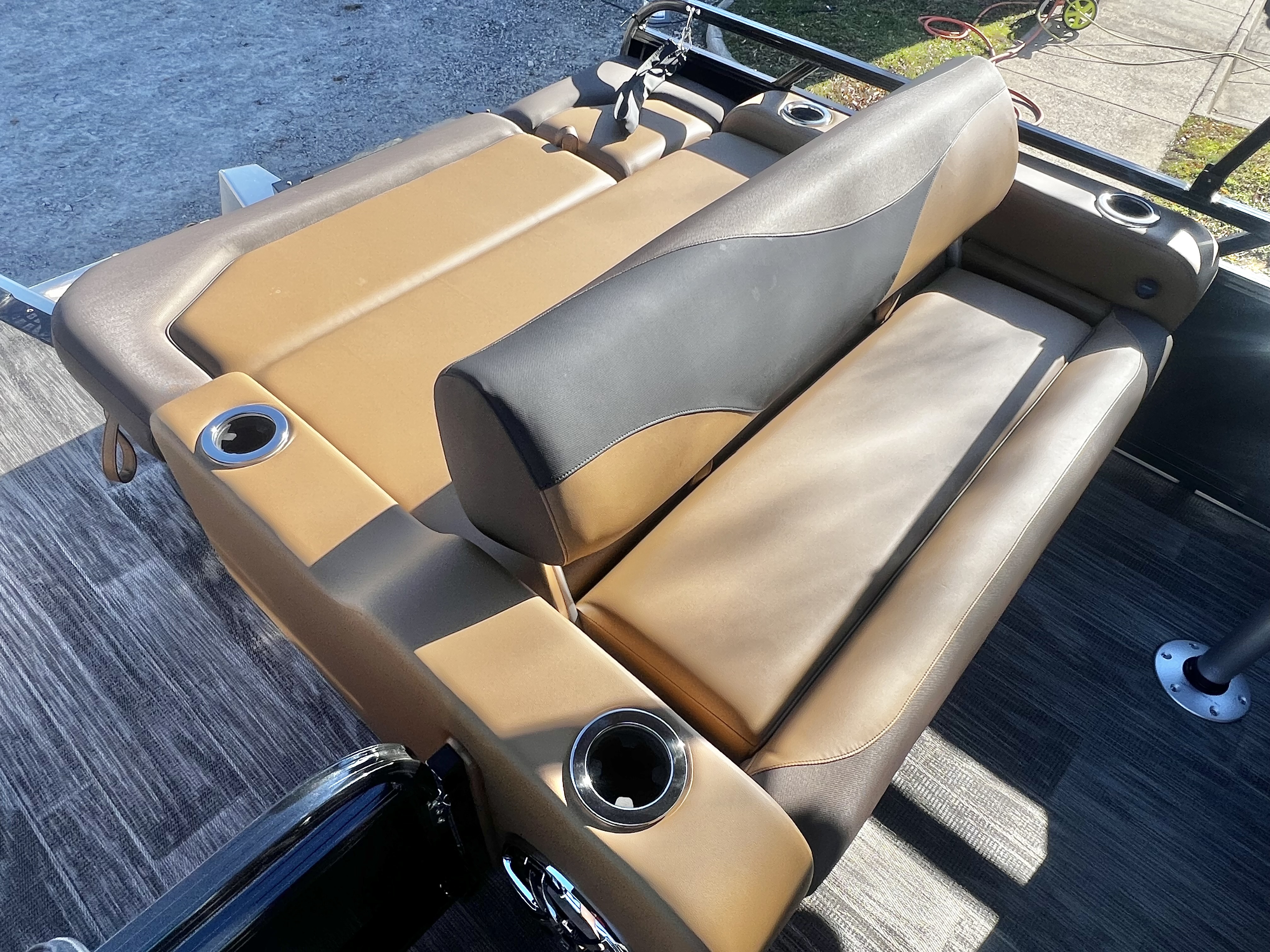 2026 Avalon LSZ 23' Entertainer Triple-Toon - IN STOCK - $70,458