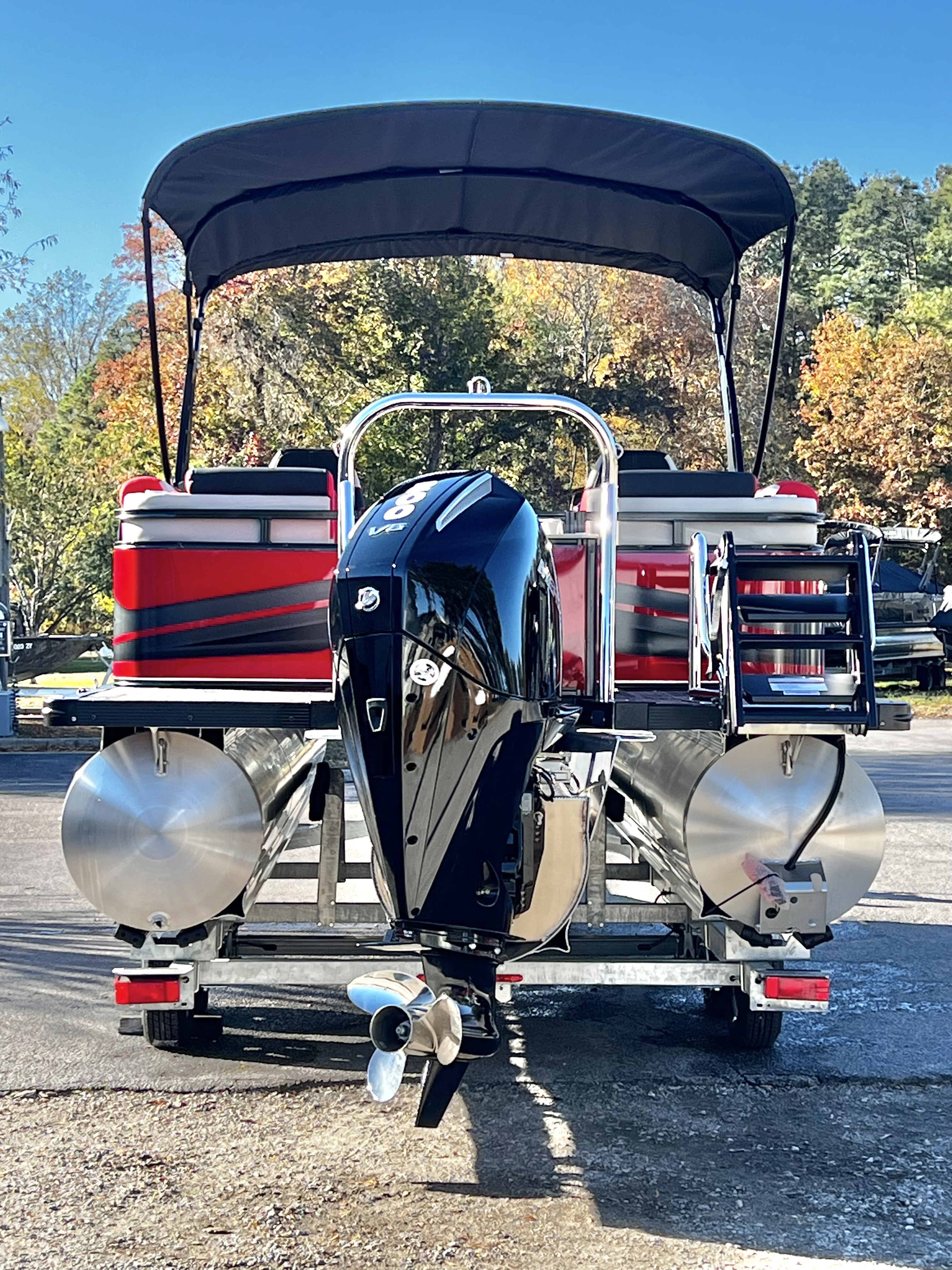 2026 Avalon Venture 85 23' Quad Lounge Triple-Toon - IN STOCK