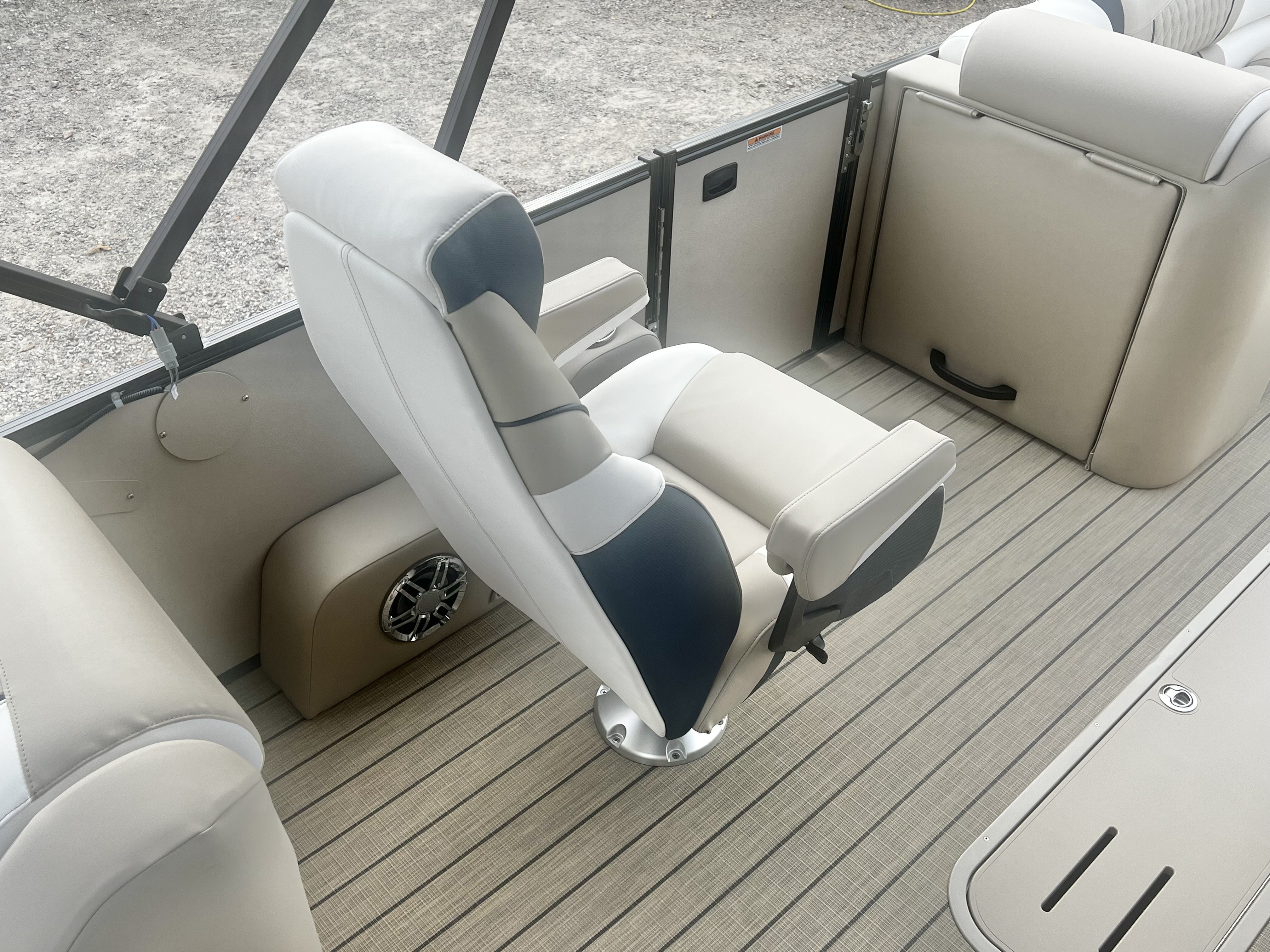 2026 Avalon Catalina 23' Quad Lounge Triple-Toon - IN STOCK