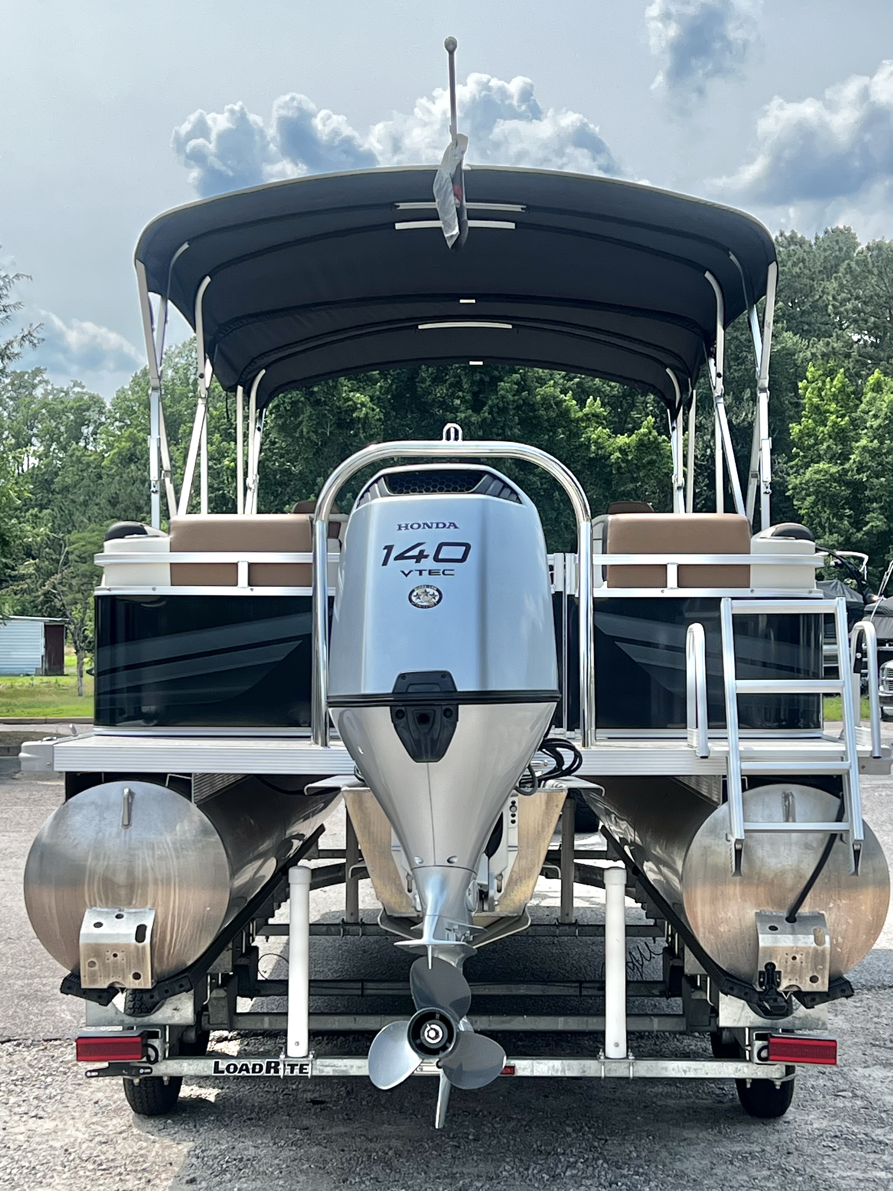 Used 2023 Avalon Venture 85 25' Quad Lounge