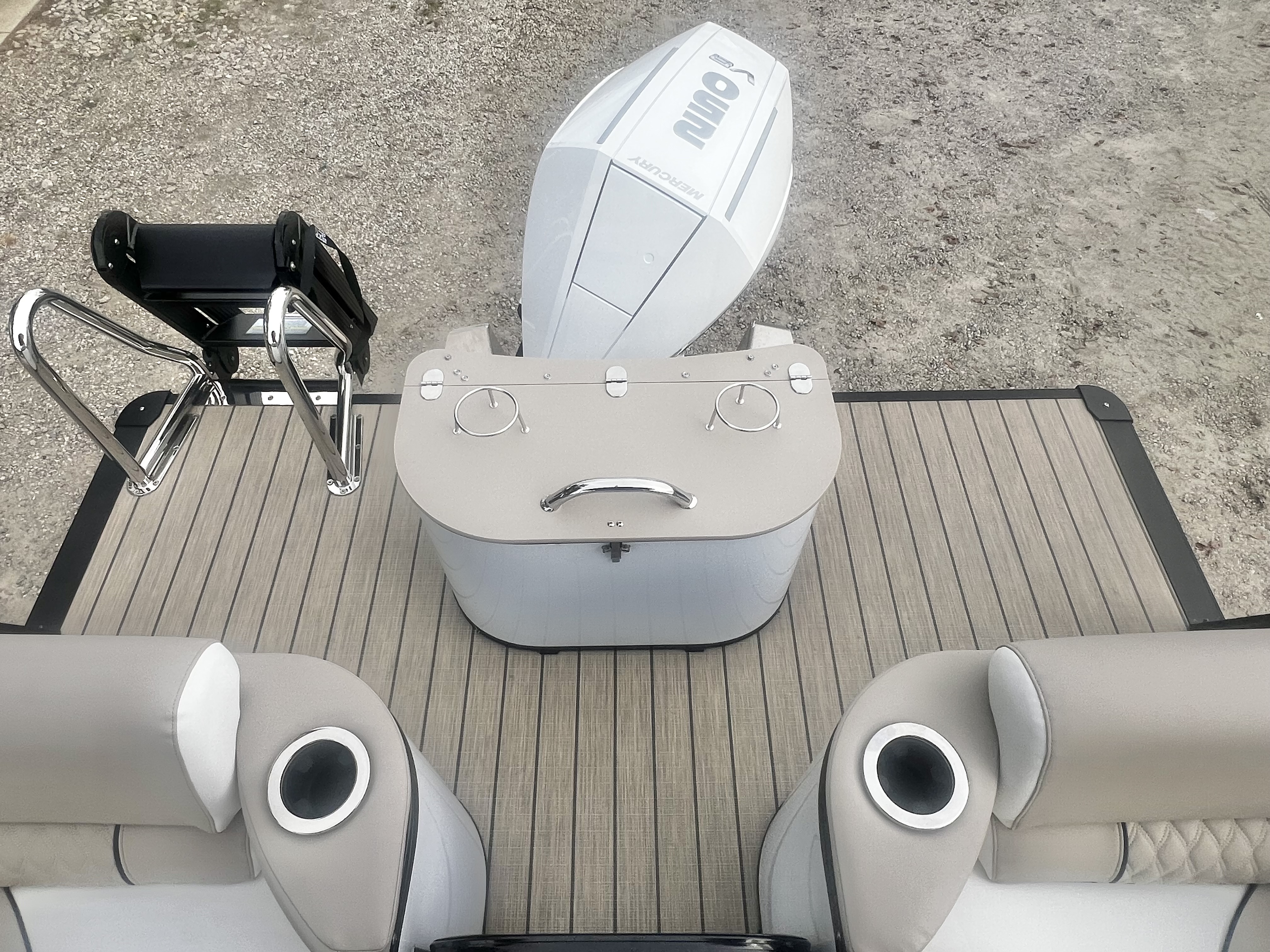 2026 Avalon Catalina 23' Quad Lounge Triple-Toon - IN STOCK