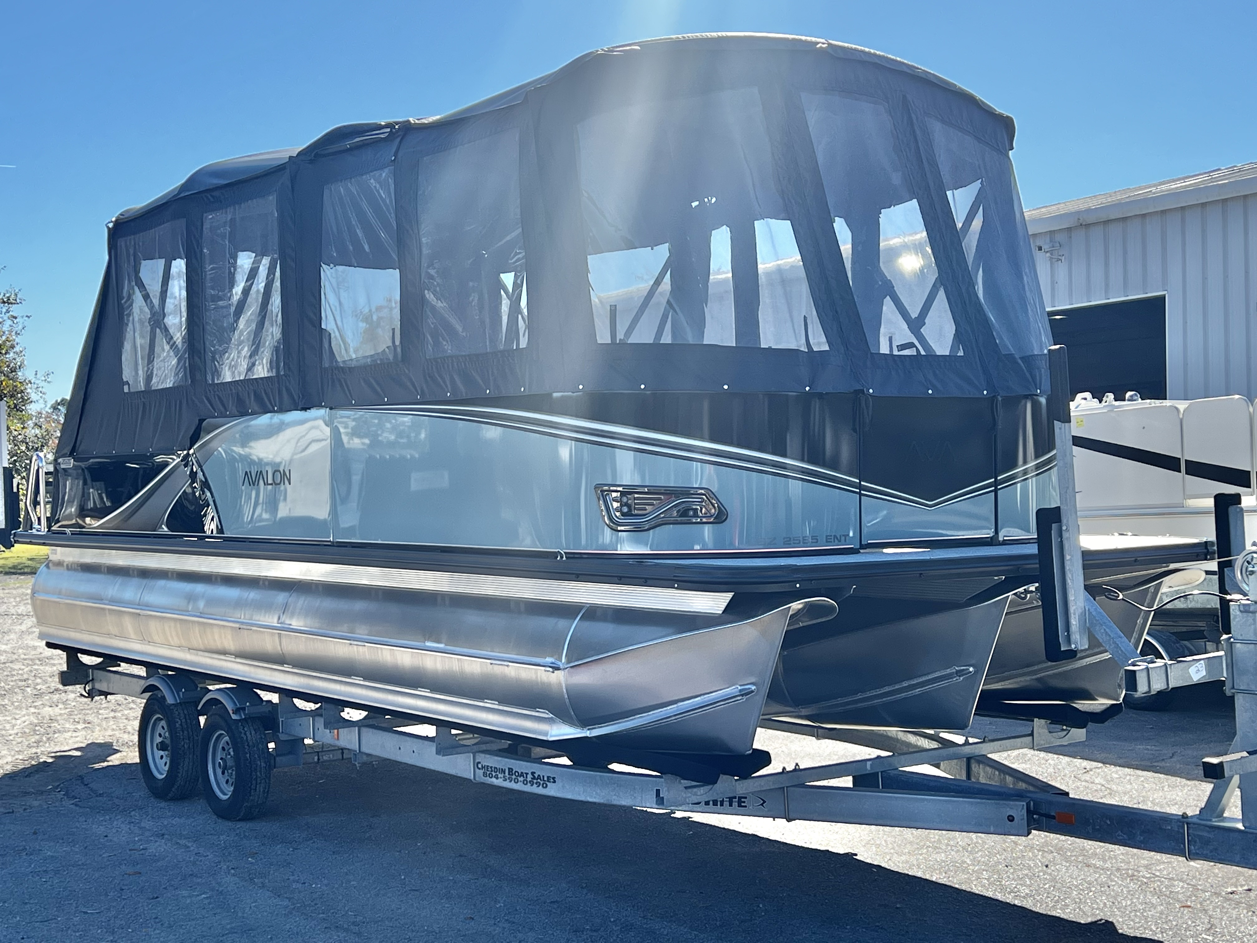 2026 Avalon LSZ 25' Entertainer Triple-Toon - IN STOCK