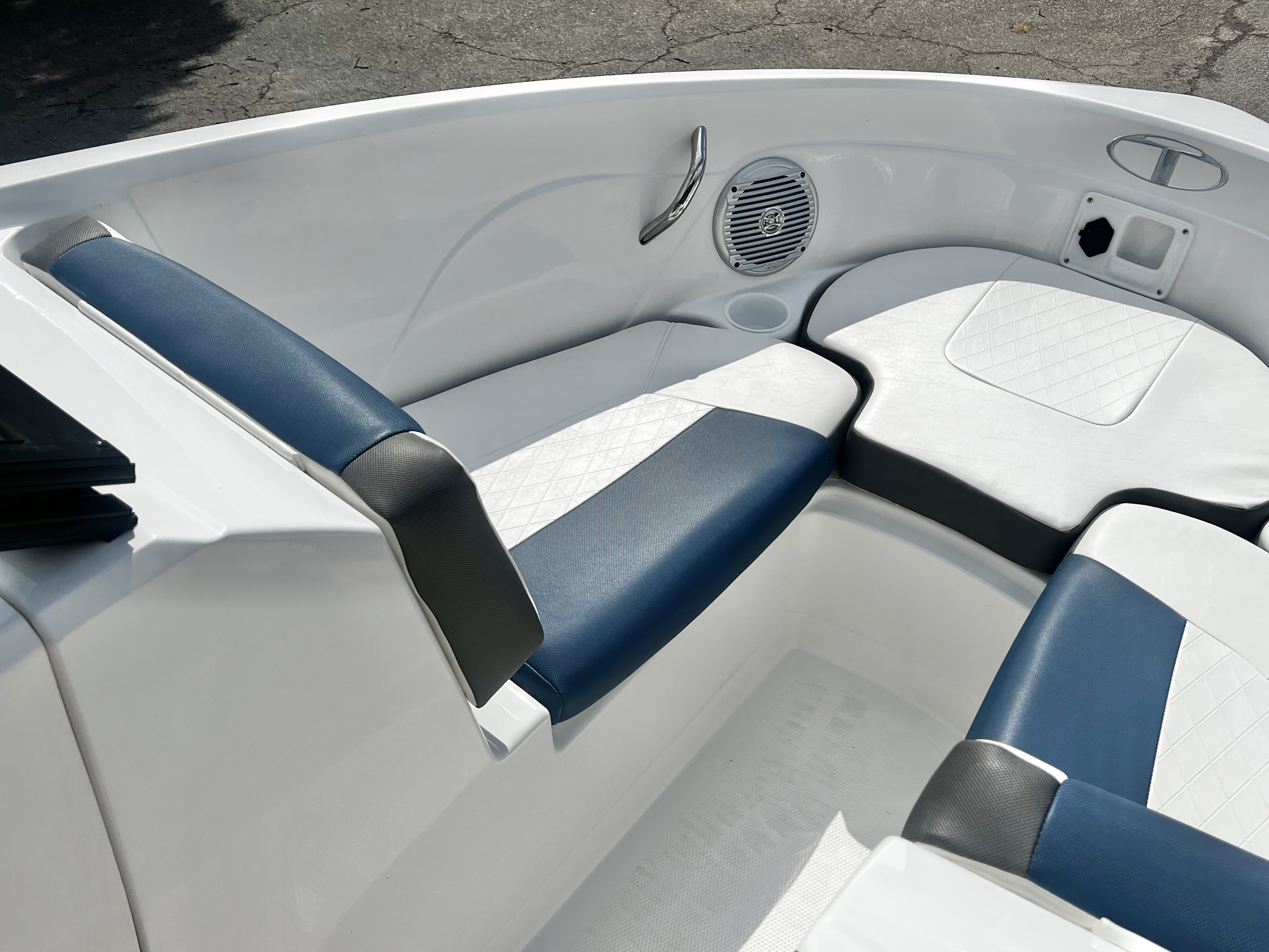 Used 2022 Tahoe 200 S Bowrider