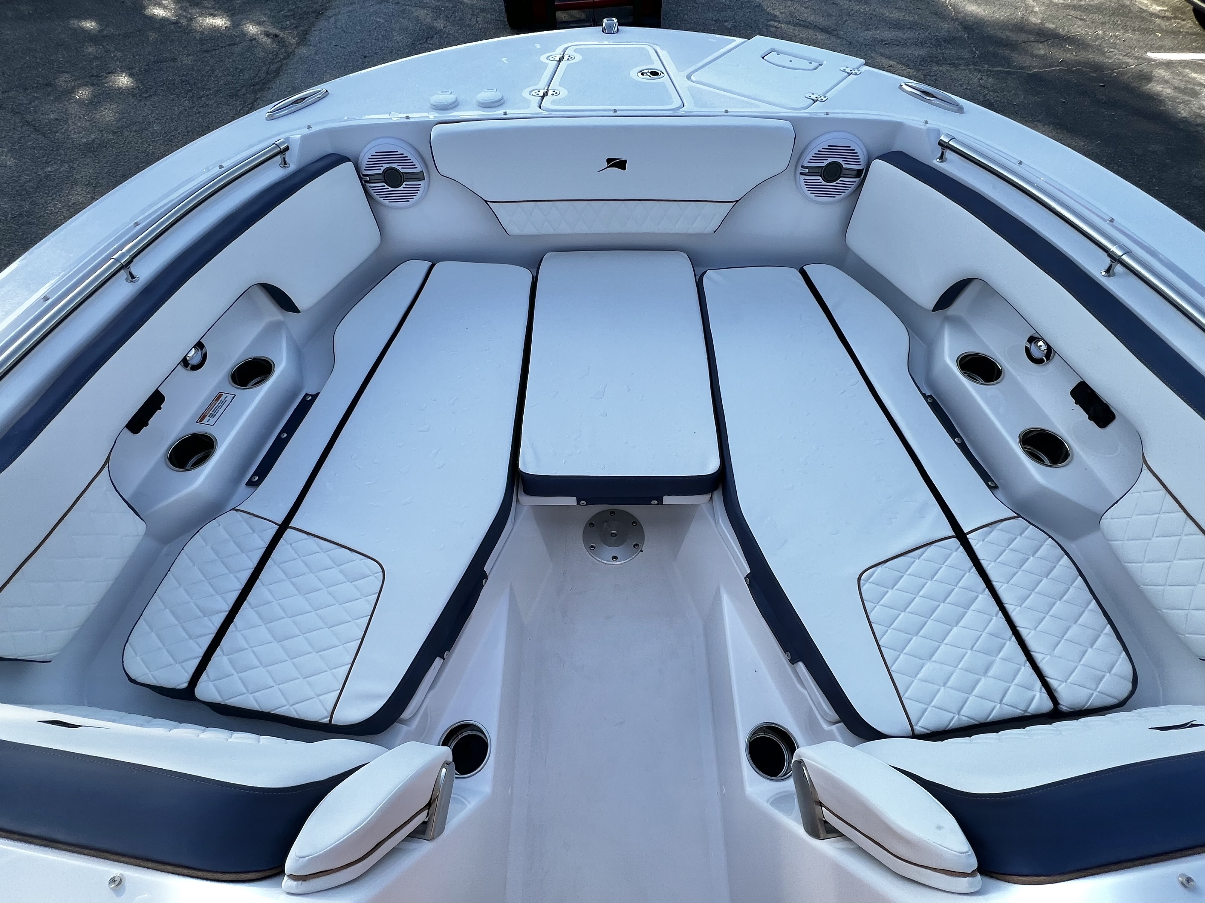 2027 Stingray 26 DC