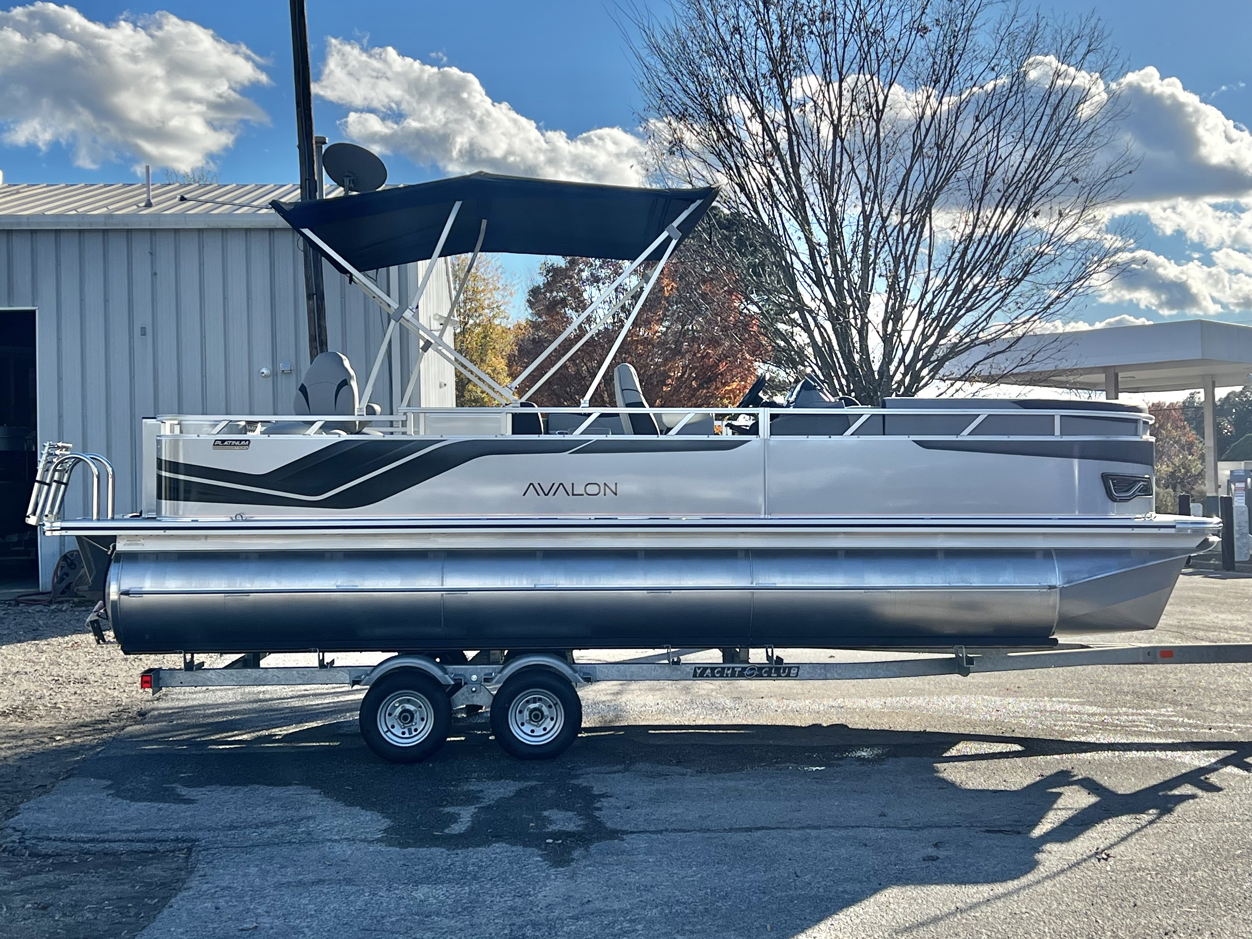 2026 Avalon Venture 85 23' Rear Fish - IN STOCK