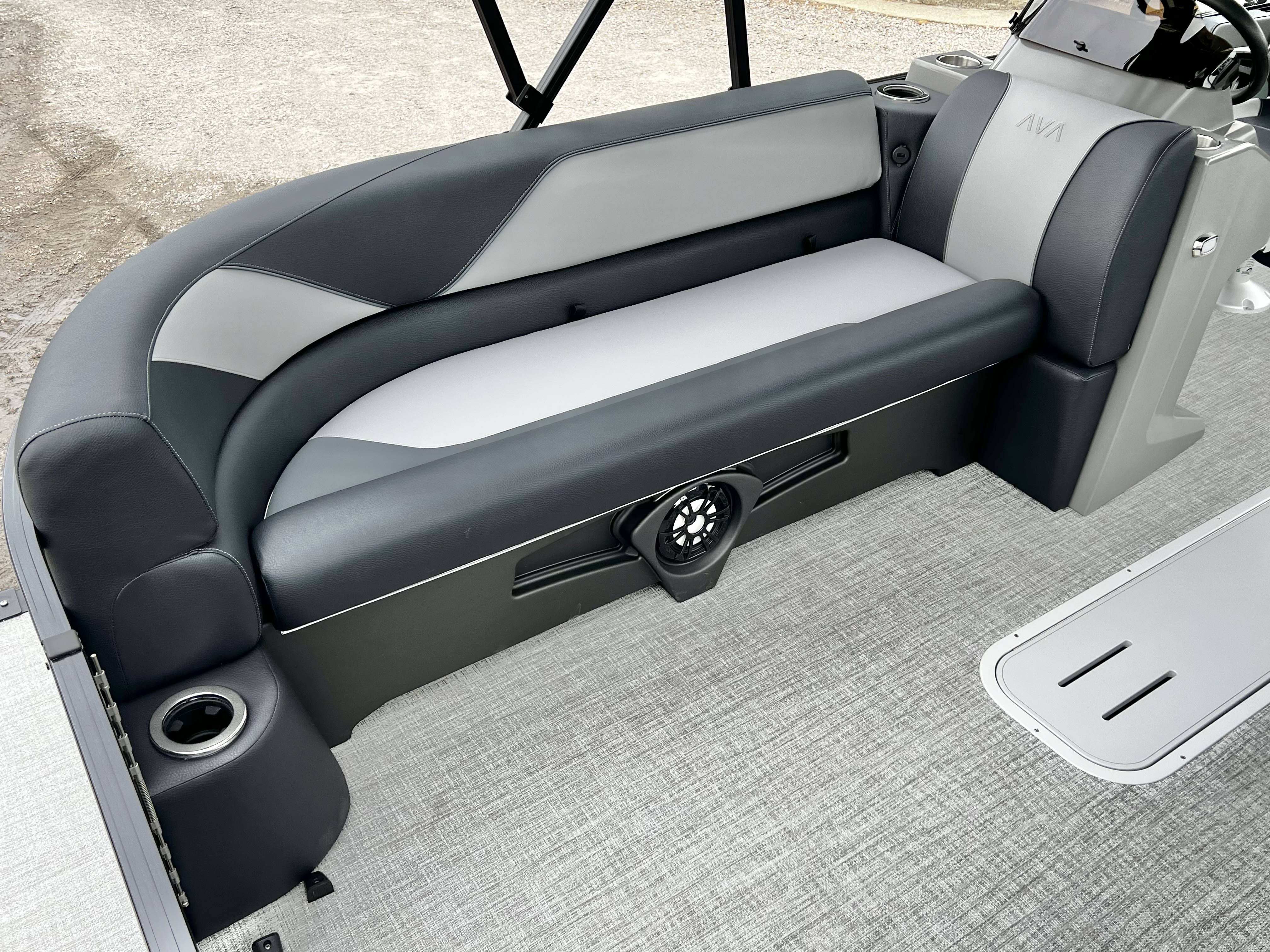 2026 Avalon Venture 85 25' Cruise Rear Bench Triple-Toon - IN STOCK - $78,637