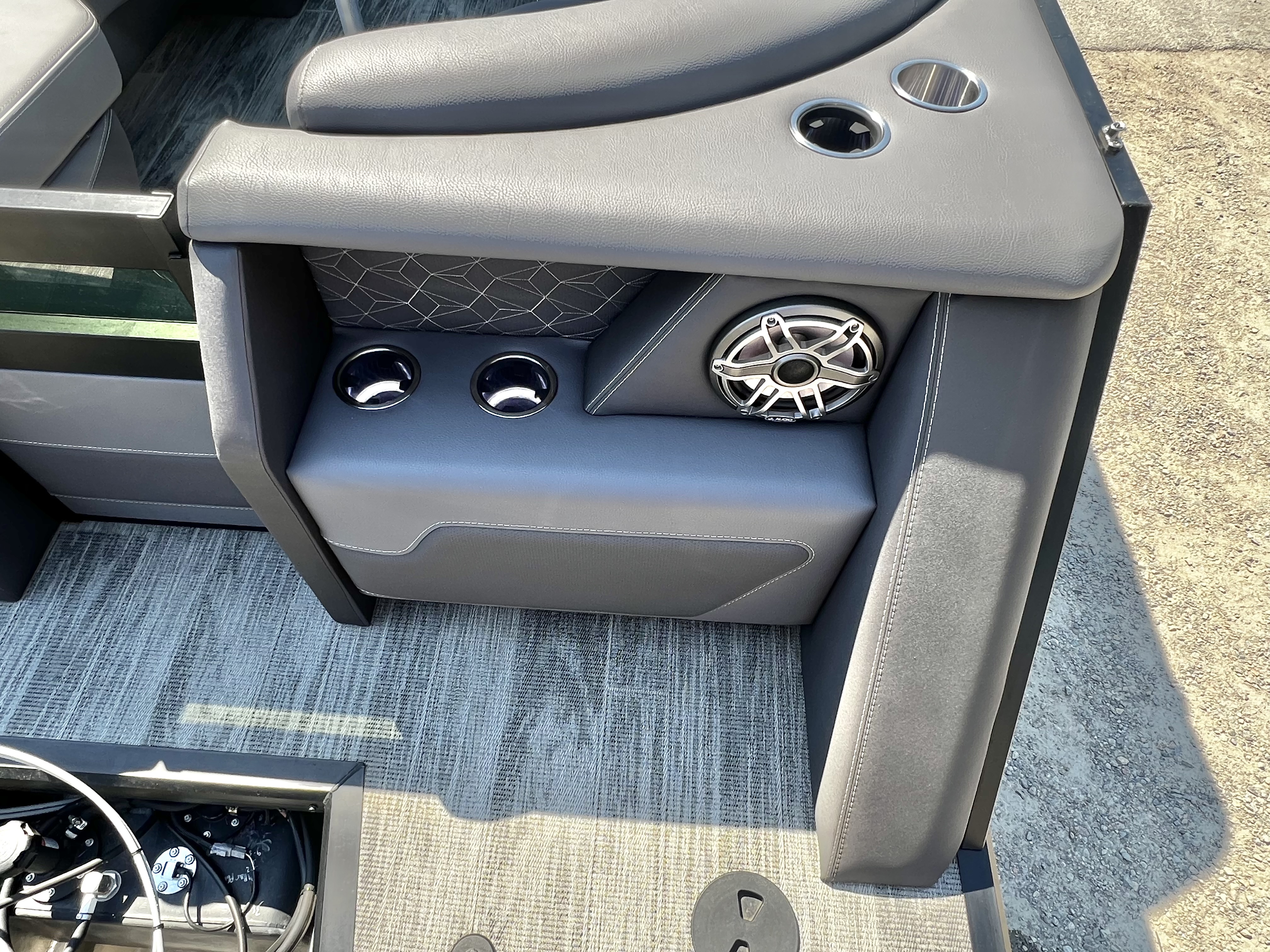 2025 Viaggio Diamante 24' UW A-T (Quad Lounge Windshield) - Triple Toon - IN STOCK - $138,995