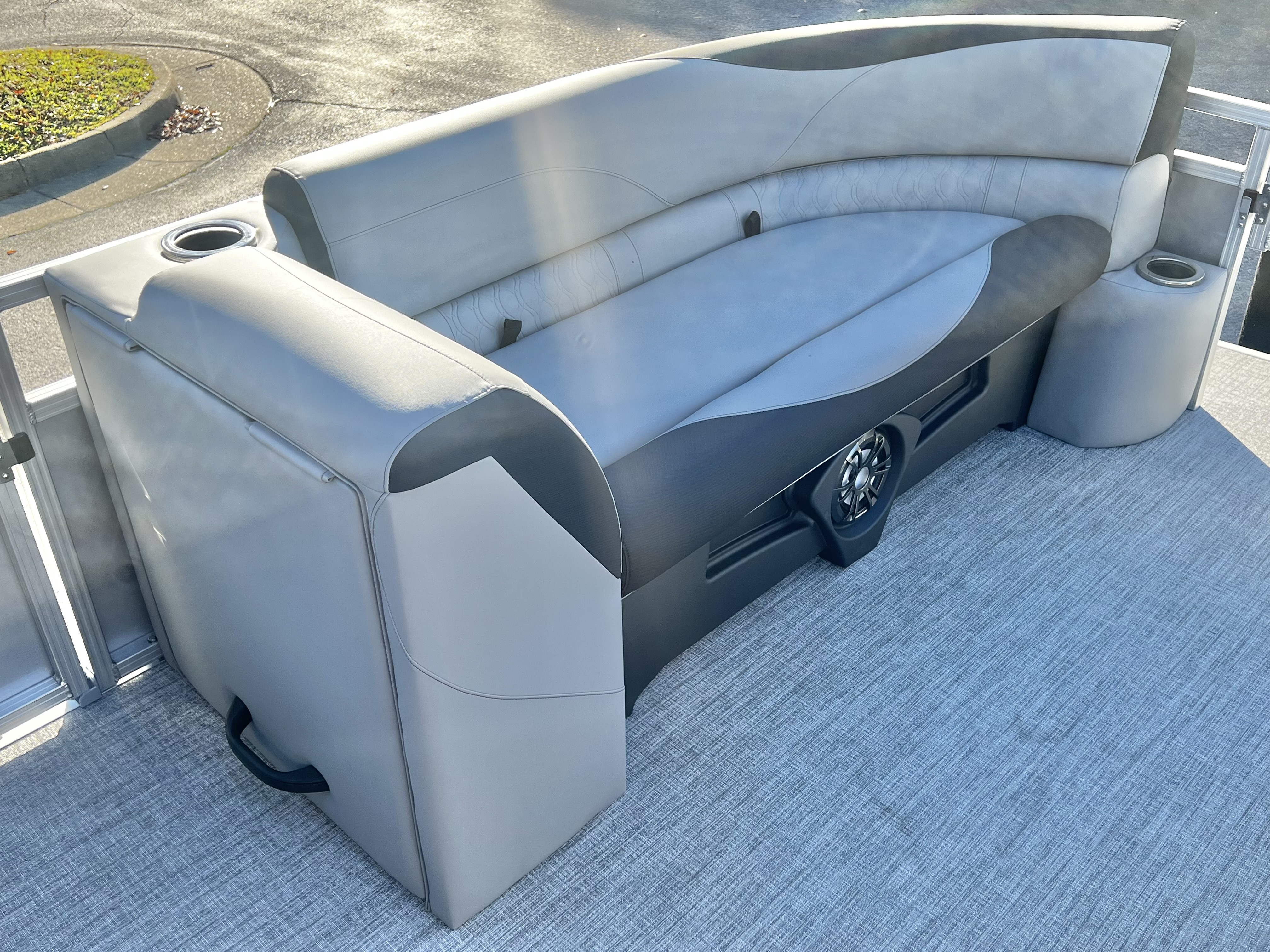 2026 Avalon Venture 85 23' Rear Fish - IN STOCK