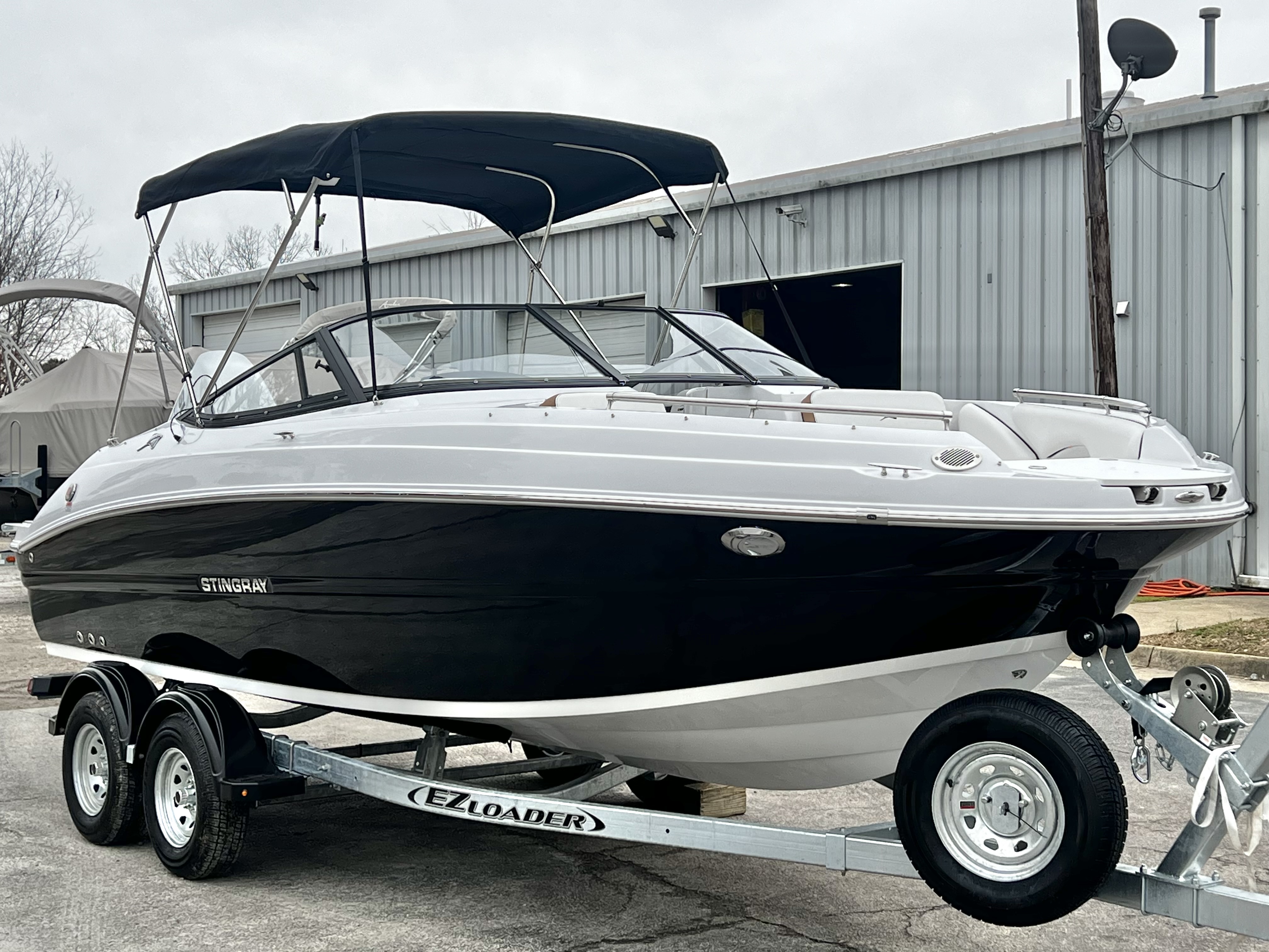 2026 Stingray 211DC (Dual Console) - $74,749 - IN STOCK