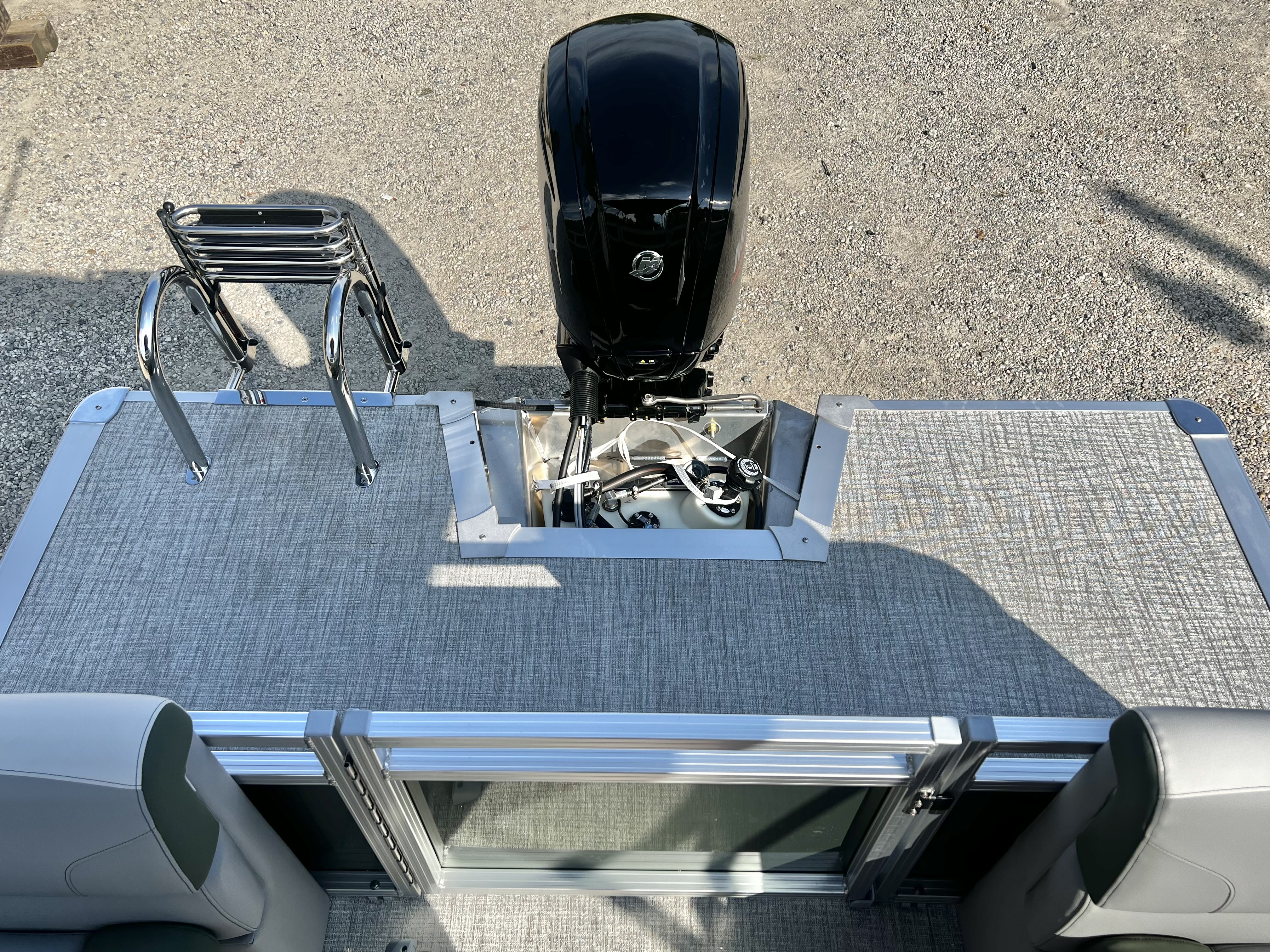 2027 Avalon Venture 85 23' Quad Lounge