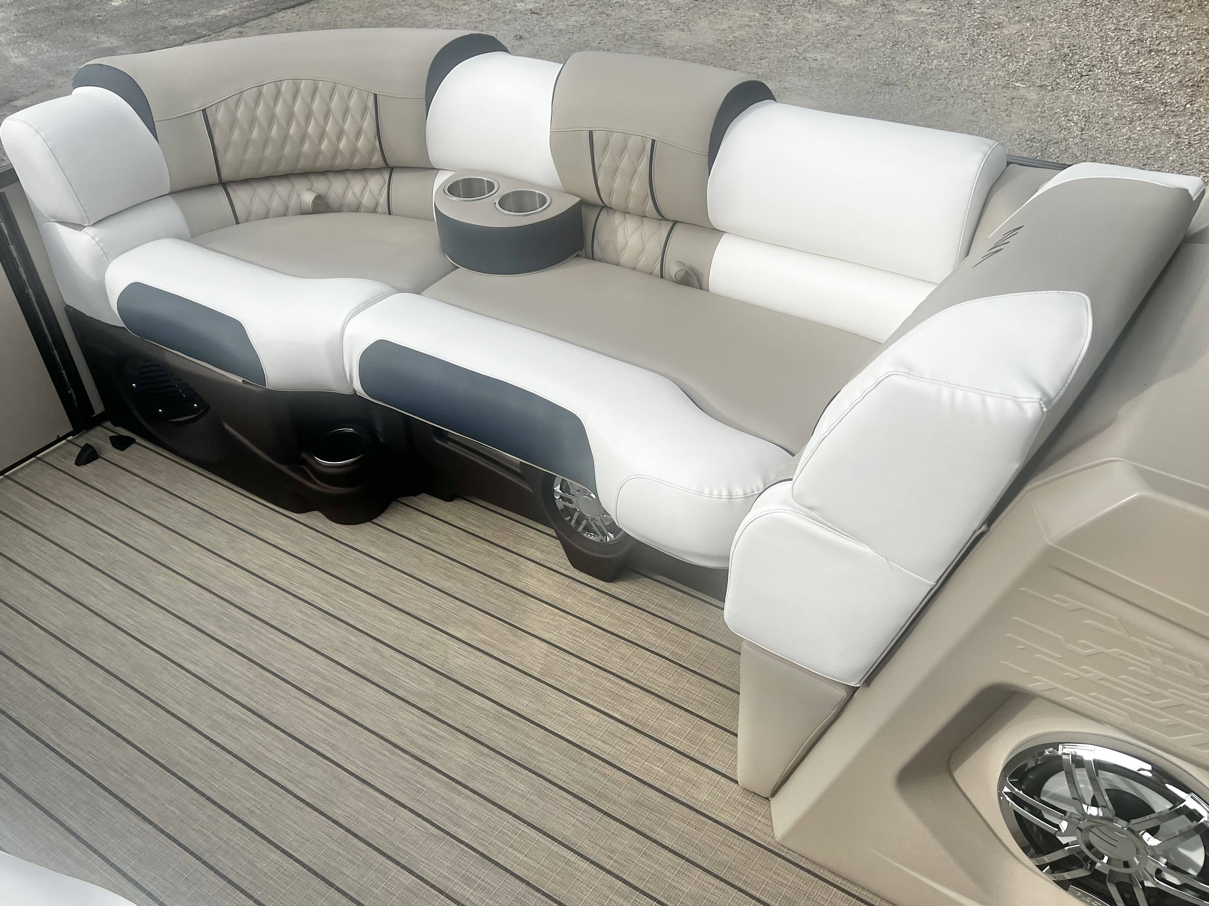2026 Avalon Catalina 23' Quad Lounge Triple-Toon - IN STOCK