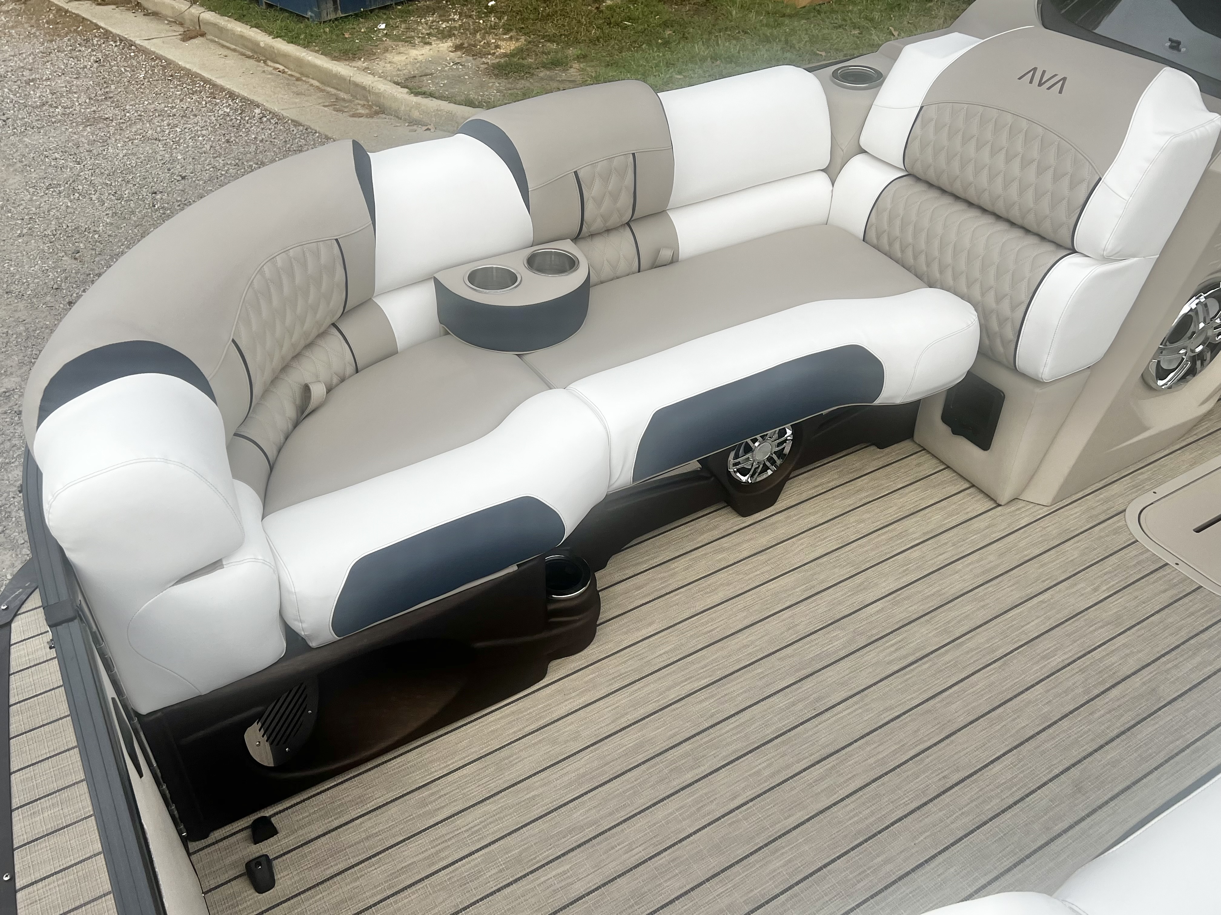 2026 Avalon Catalina 23' Quad Lounge Triple-Toon - IN STOCK