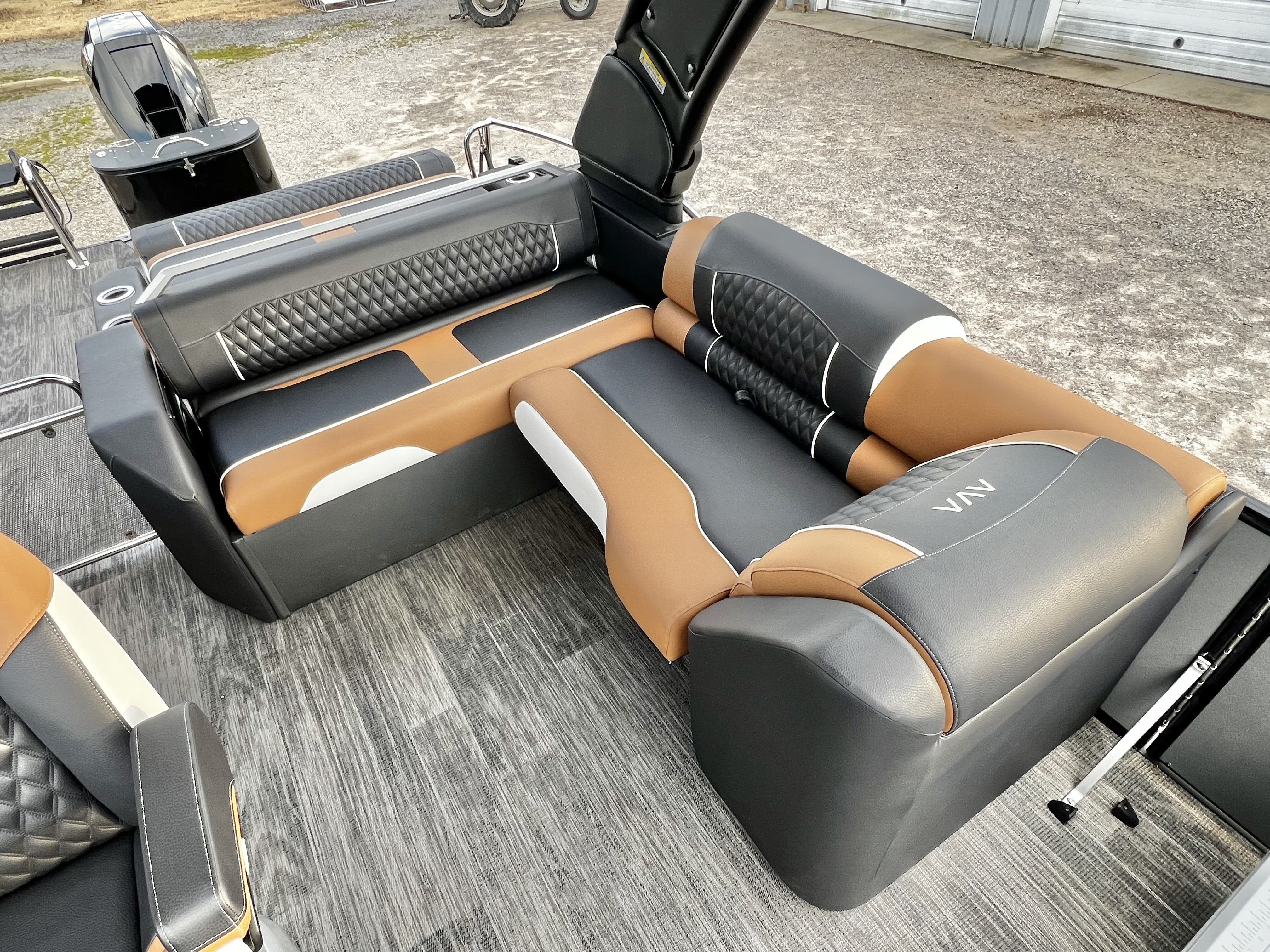 2026 Avalon Excalibur LTD 25' Flex Lounge Triple-Toon - IN STOCK - $154,718