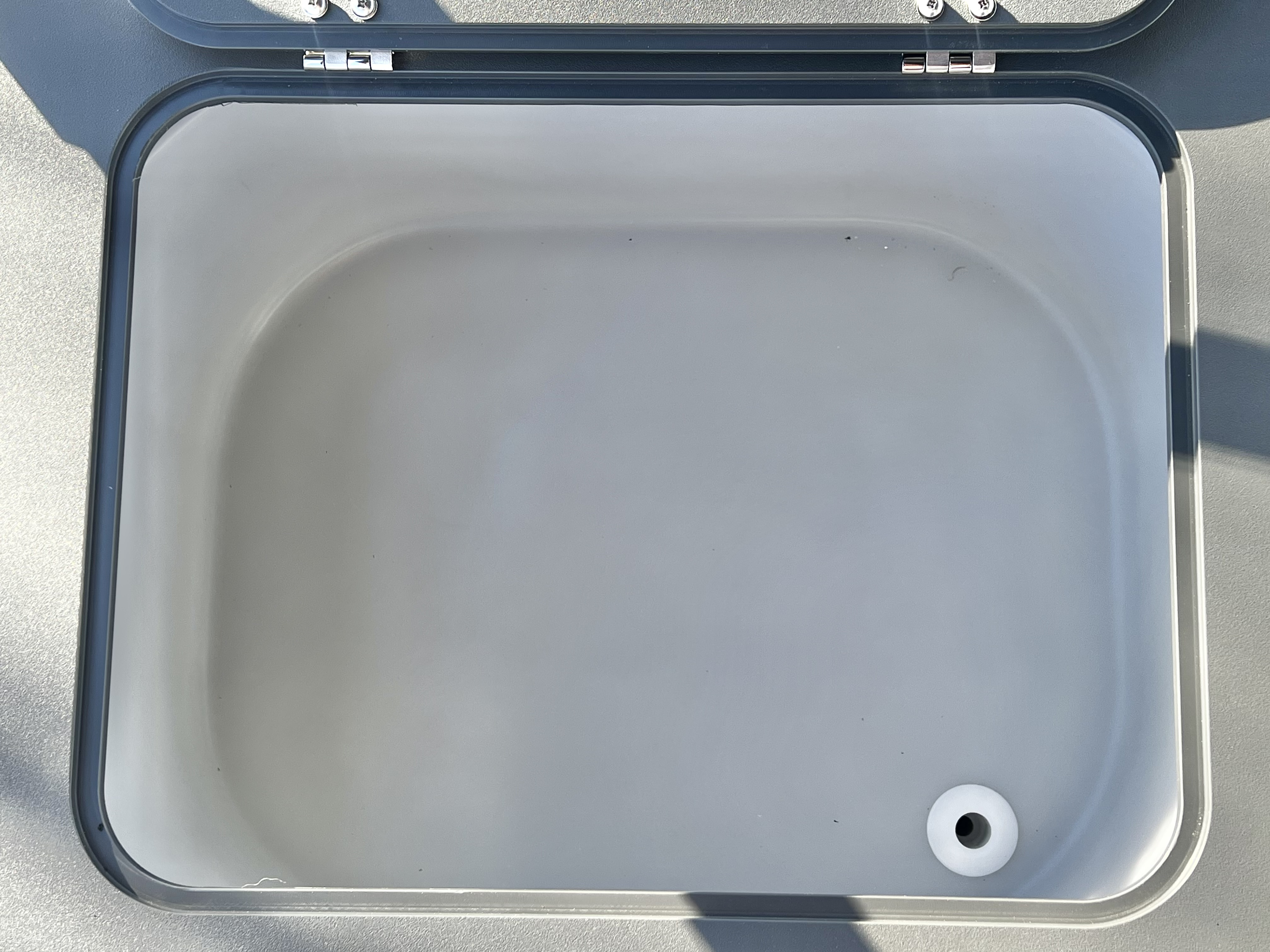 2026 Avalon Venture 85 23' Rear Fish - IN STOCK