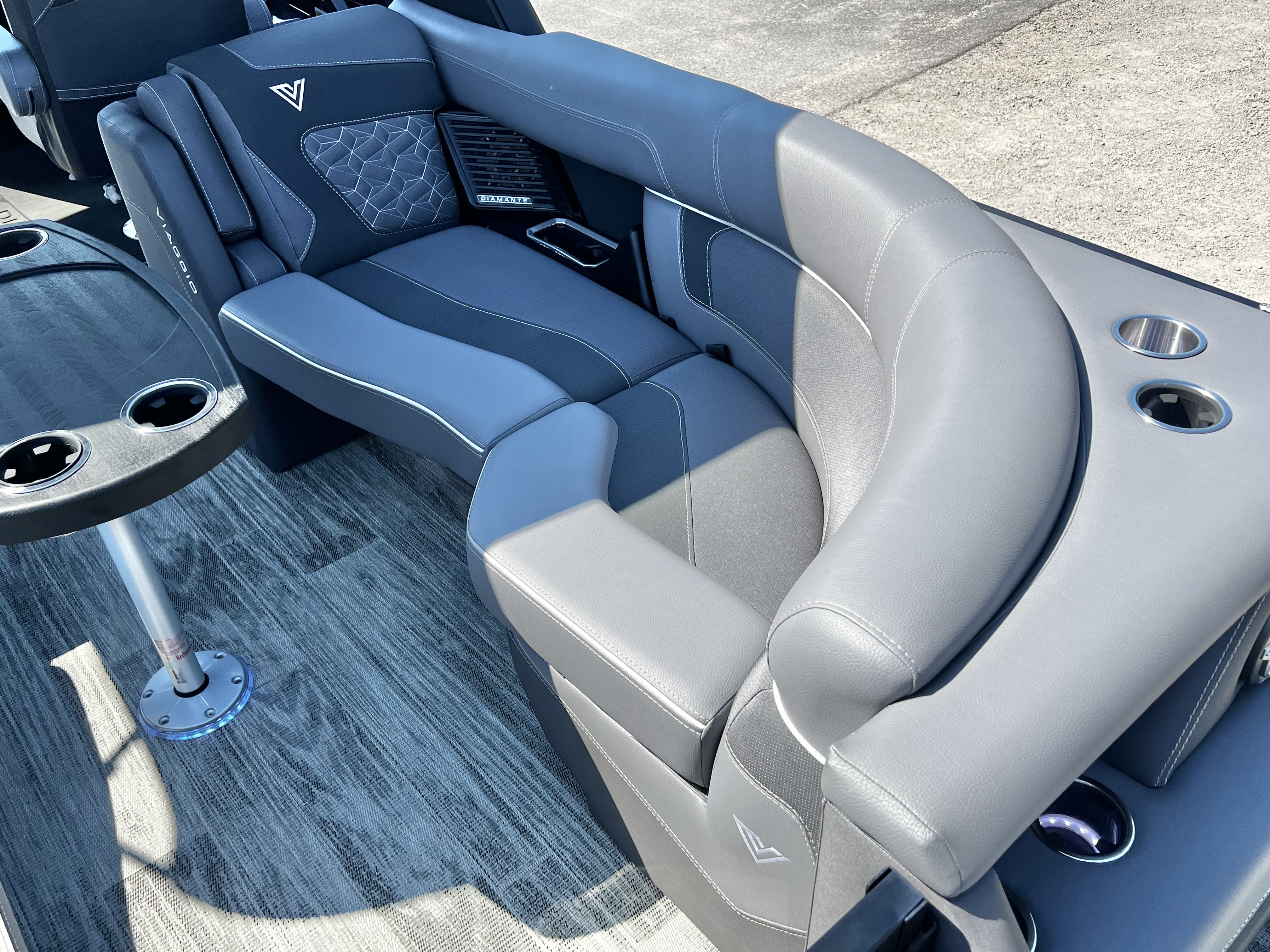 2025 Viaggio Diamante 24' UW A-T (Quad Lounge Windshield) - Triple Toon - IN STOCK - $138,995