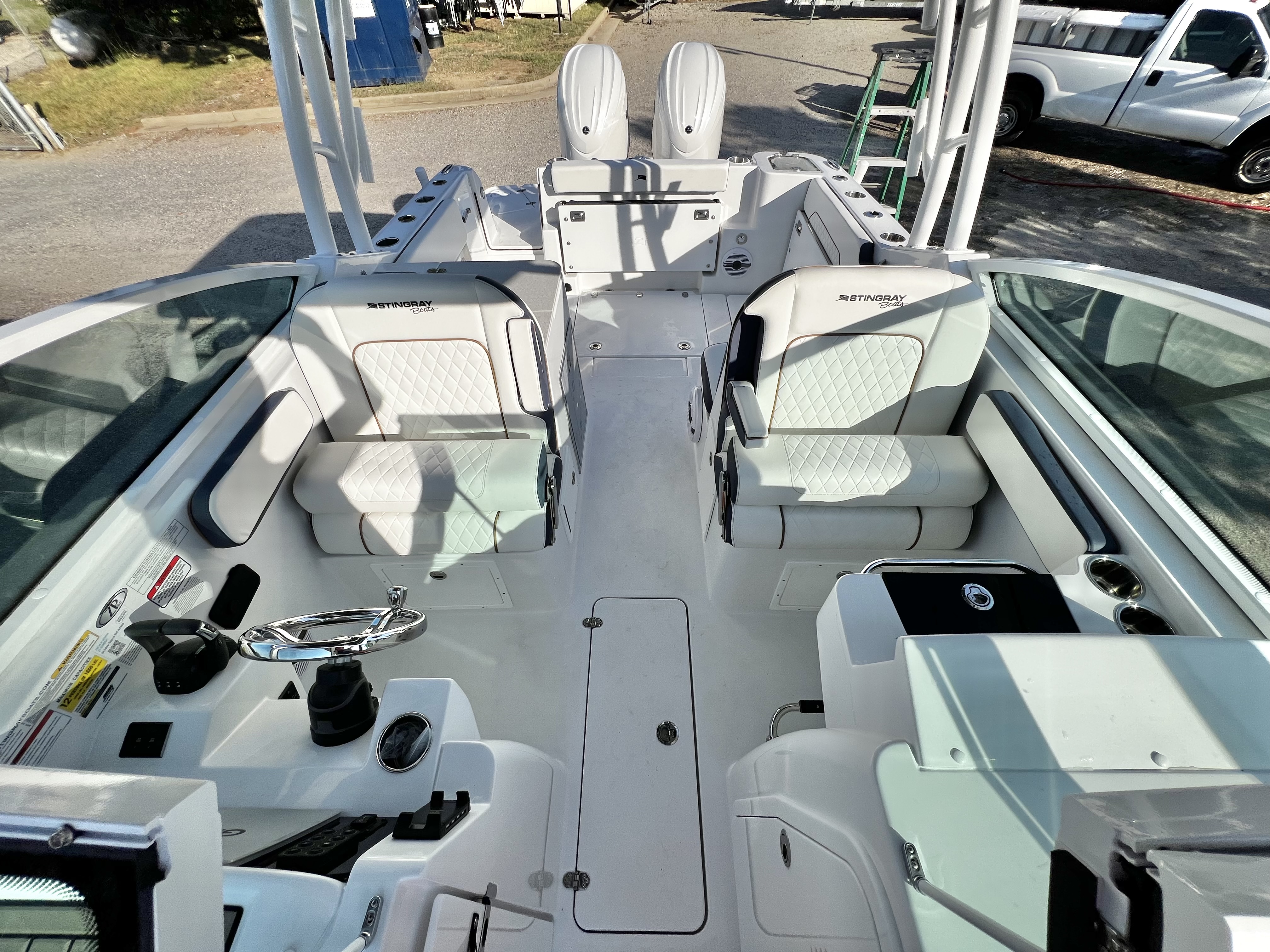 2027 Stingray 26 DC