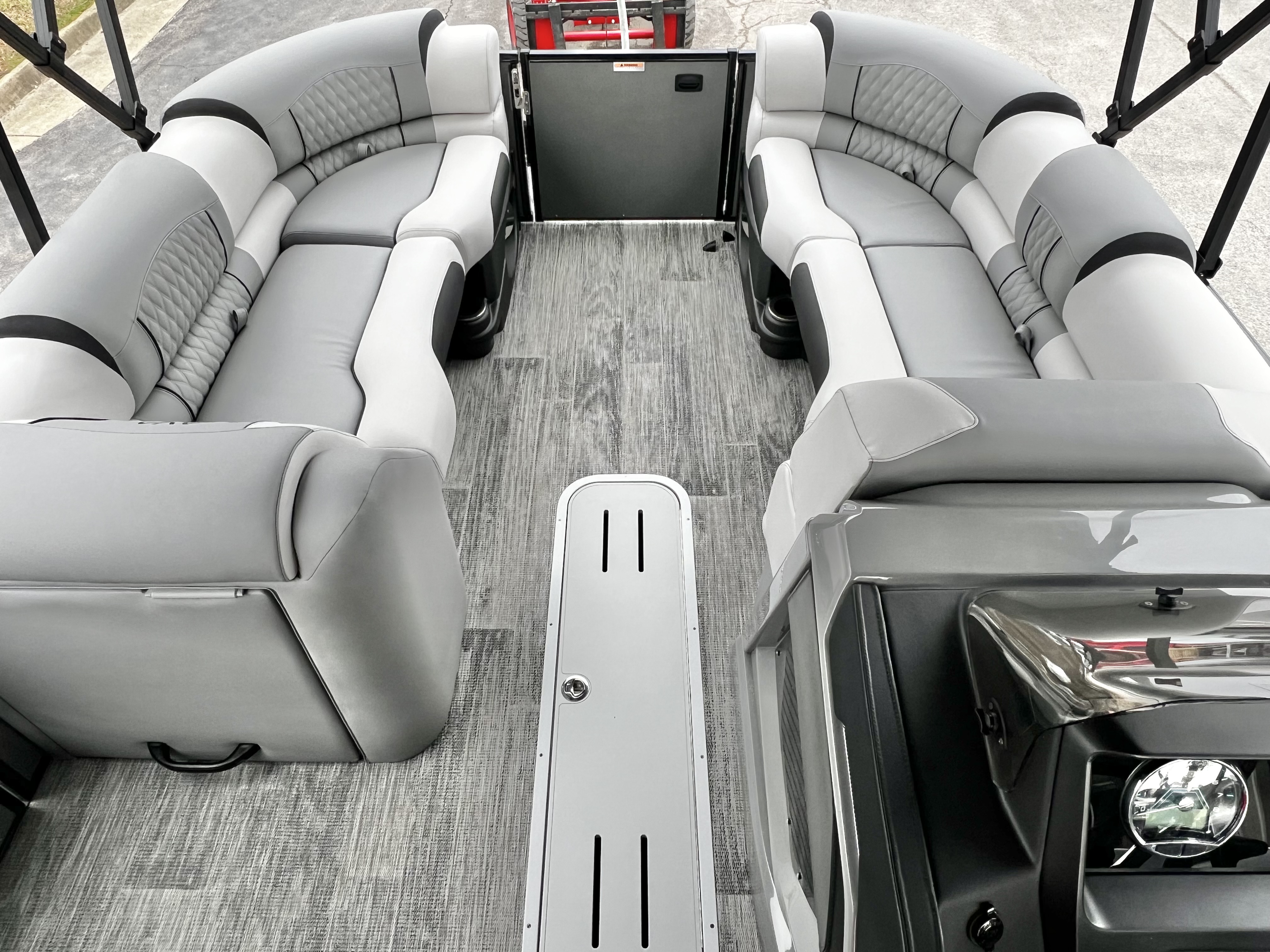 2026 Avalon Catalina 25' Entertainer Triple-Toon - IN STOCK - $109,467