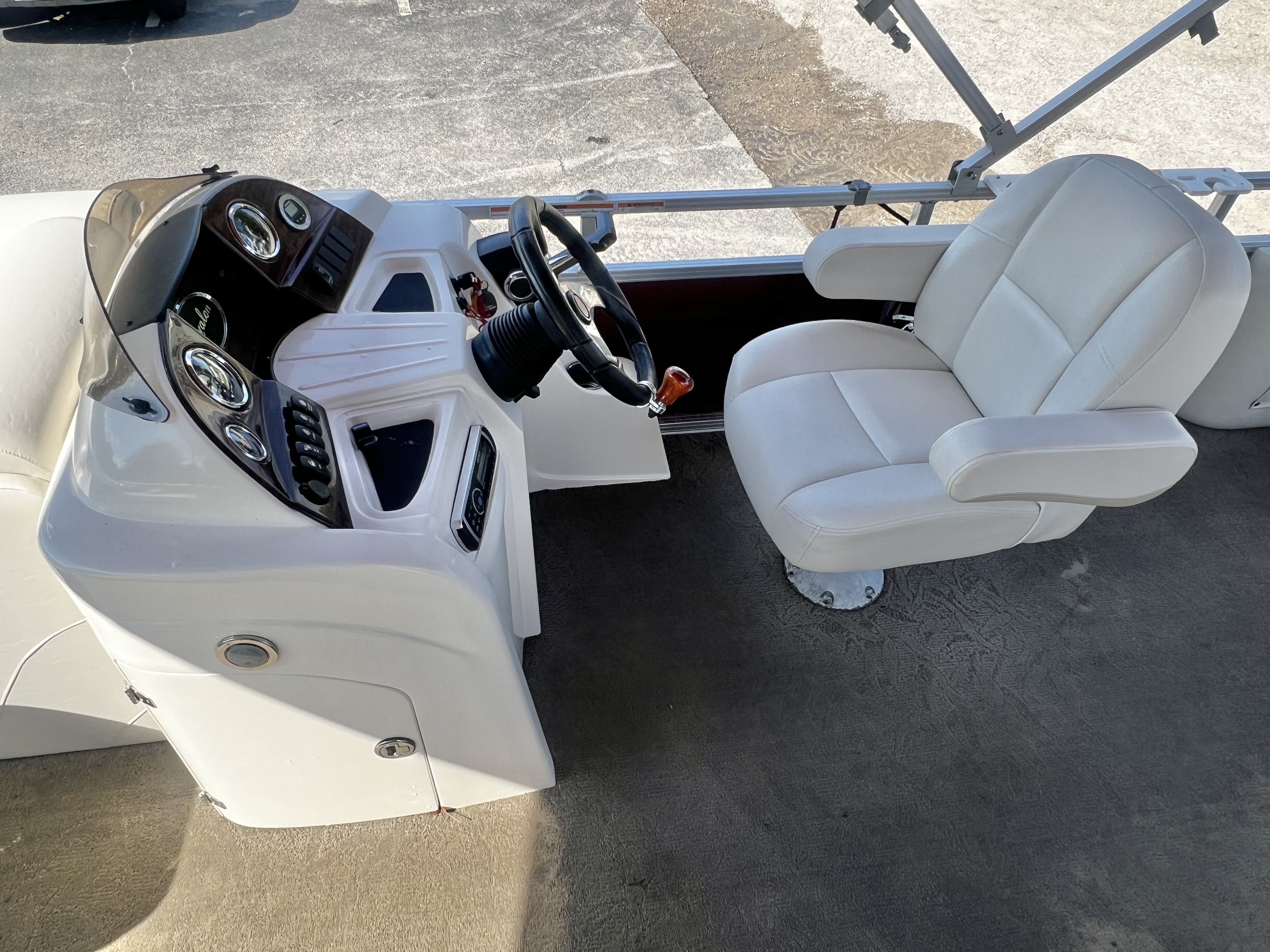 Used 2014 Avalon LS 23' Cruise