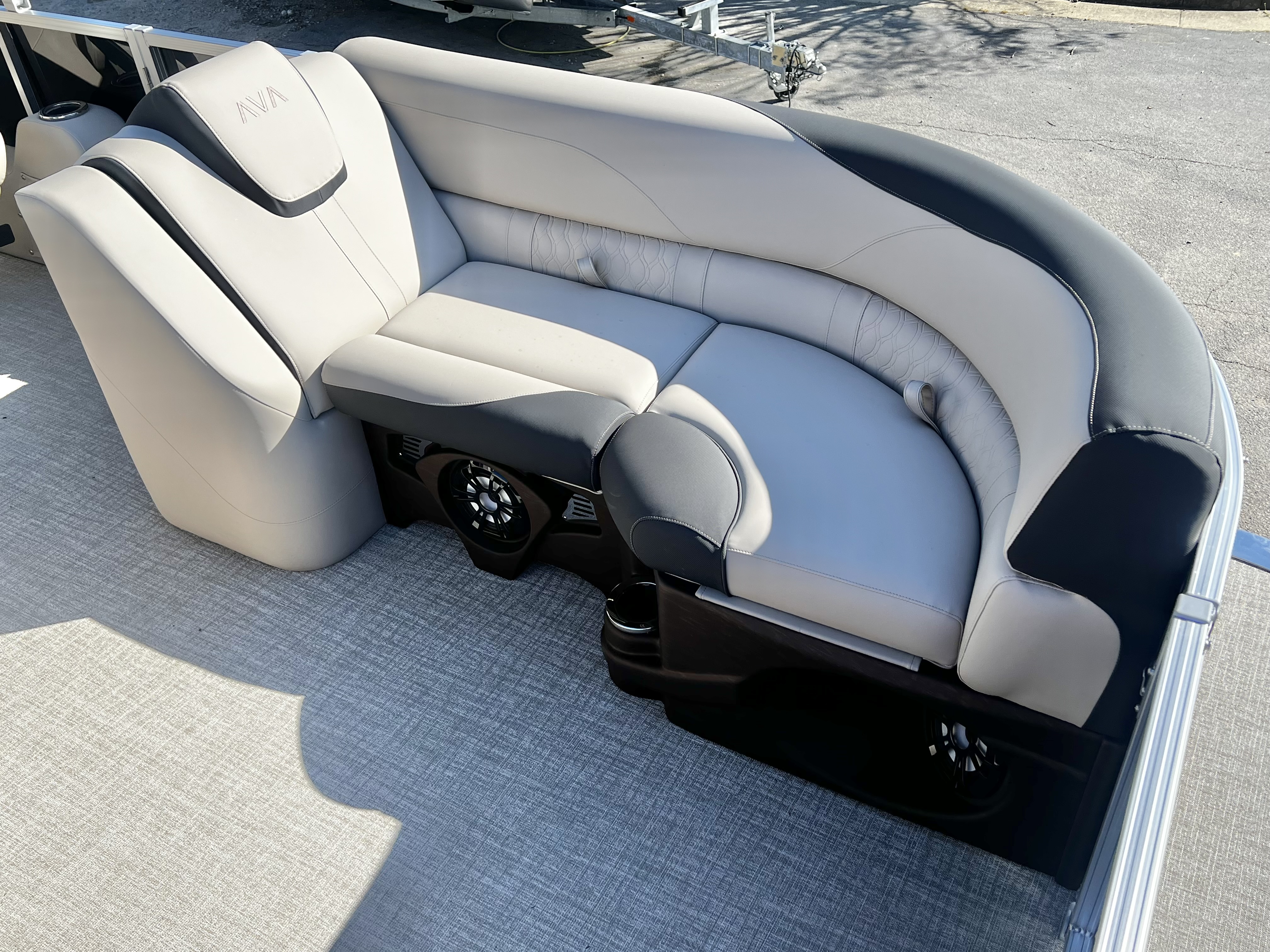 2026 Avalon LSZ 23' Quad Lounge Triple-Toon - IN STOCK -  $73,559