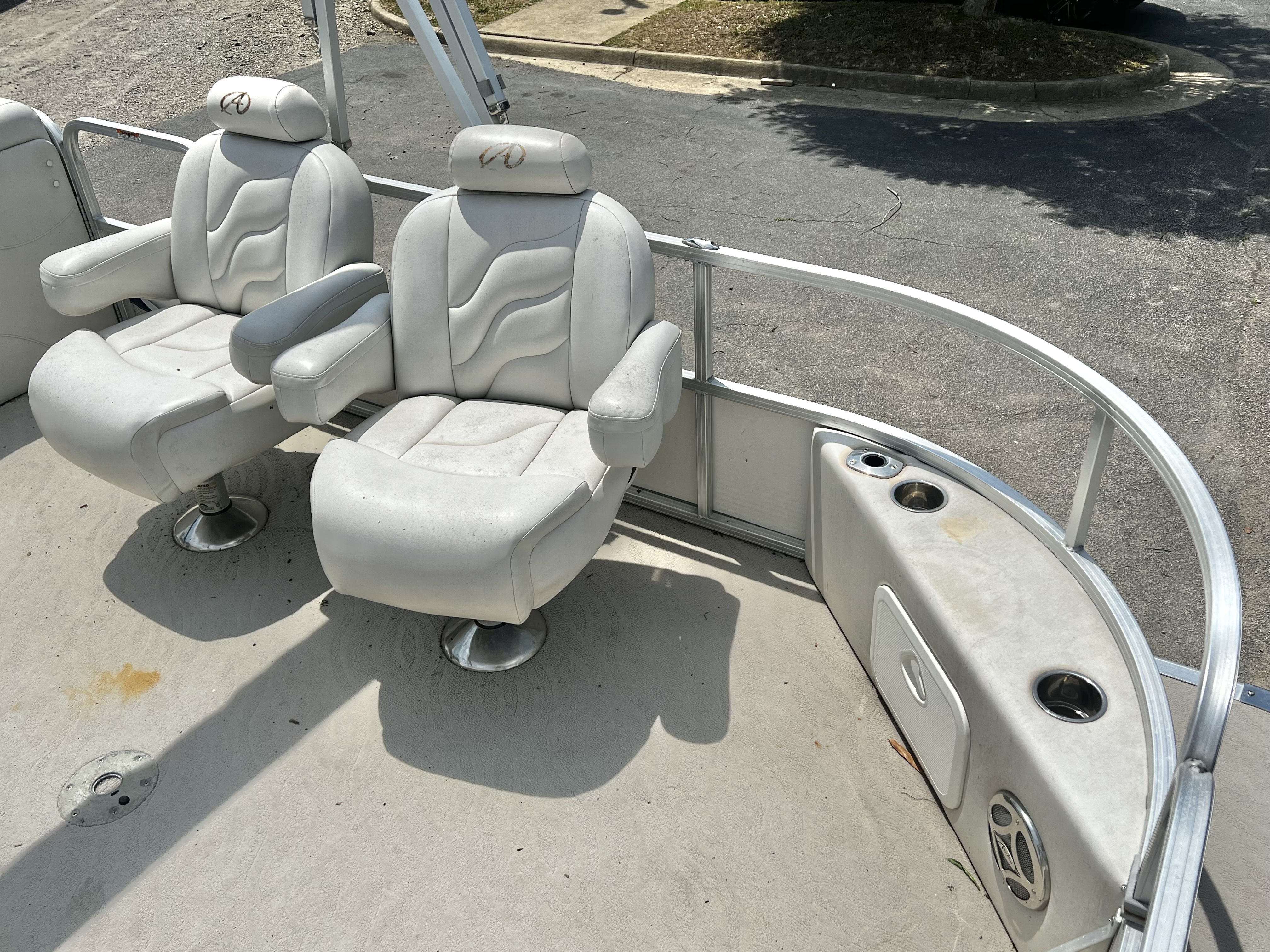 Used 2009 Avalon Paradise 26' Sandbar Triple-Toon - IN STOCK
