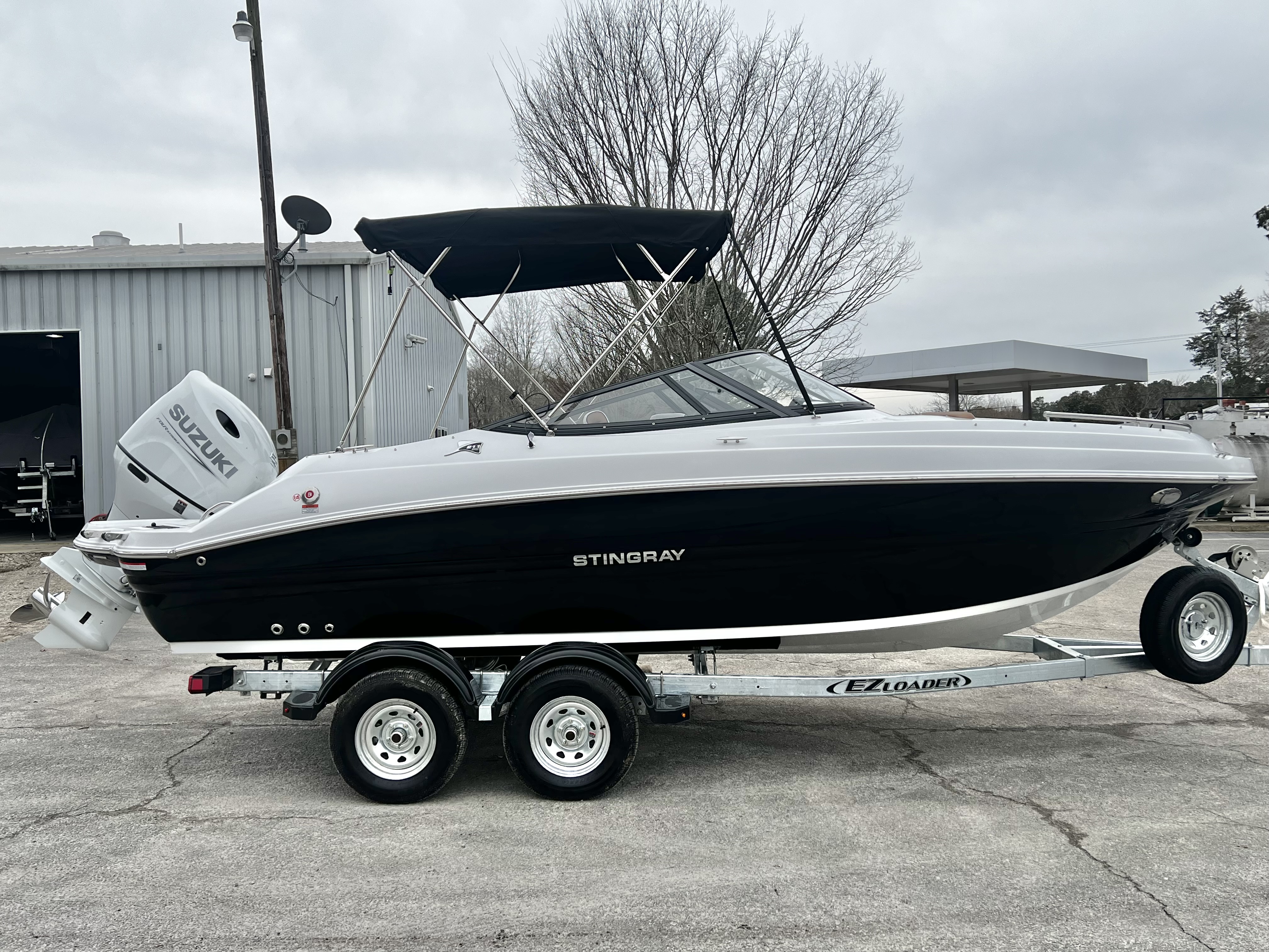 2026 Stingray 211DC (Dual Console) - $74,749 - IN STOCK