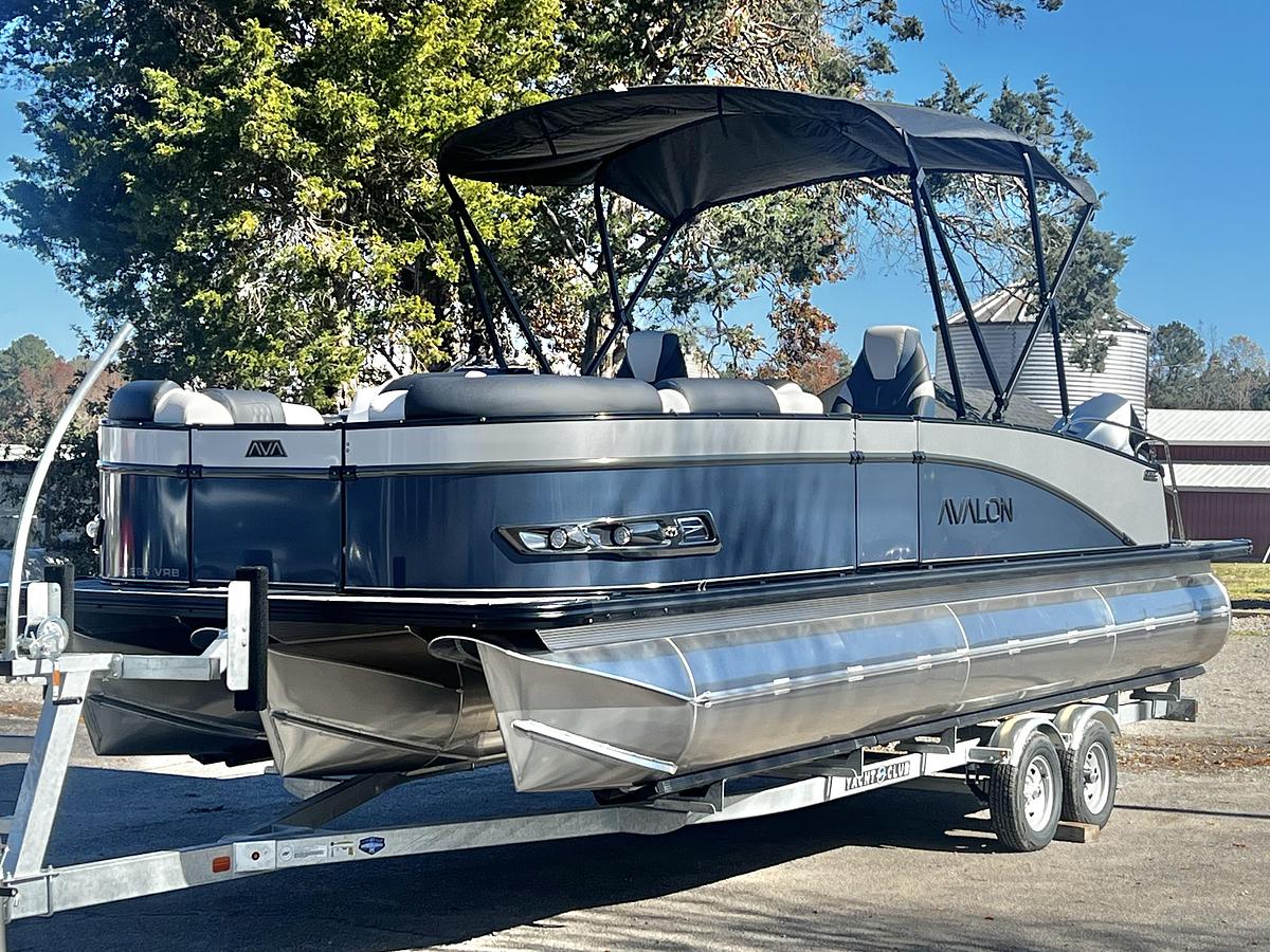 2026 Avalon Catalina 23' Versatile Rear Bench Triple-Toon - IN STOCK