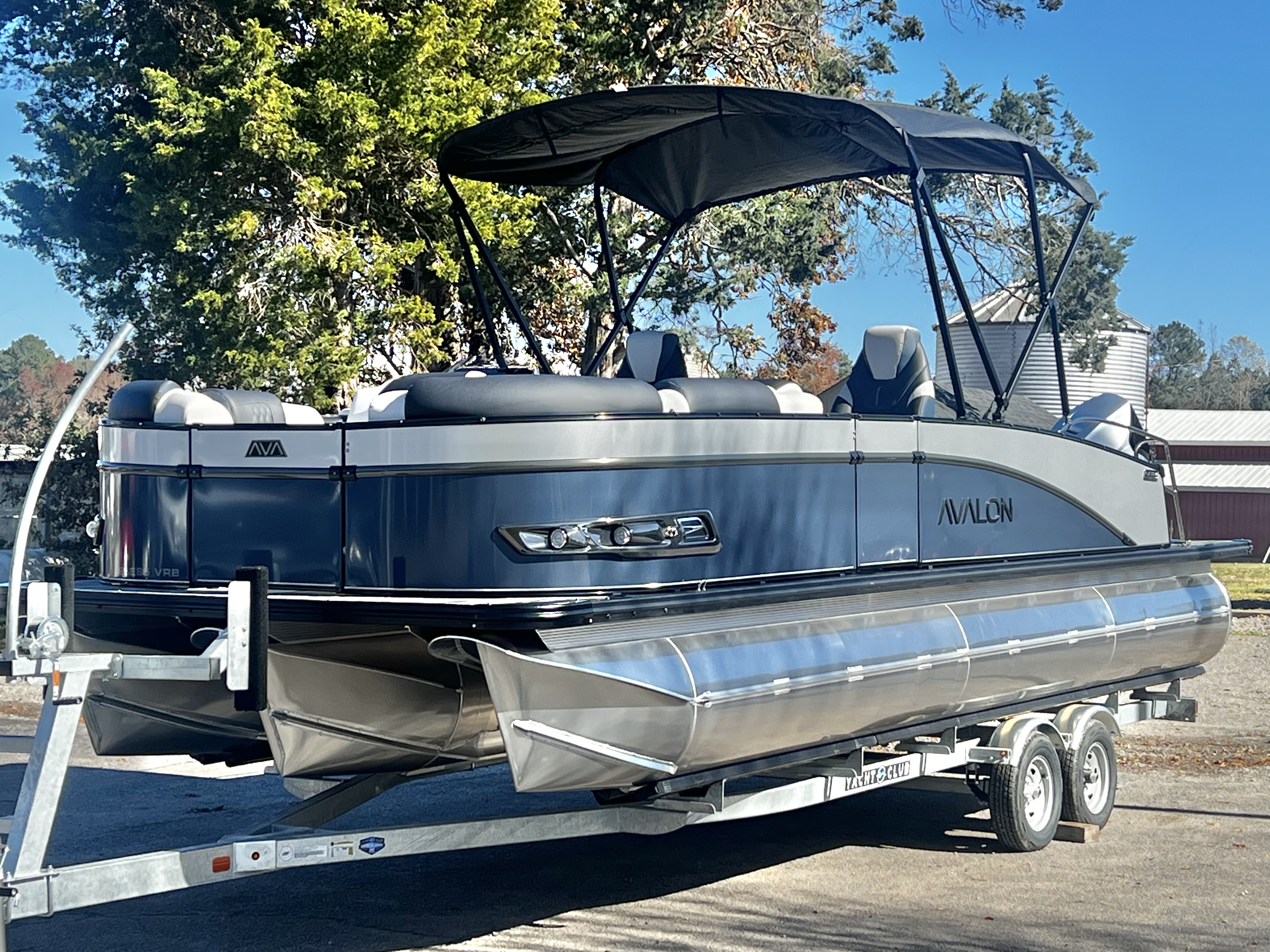2026 Avalon Catalina 23' Versatile Rear Bench Triple-Toon - IN STOCK