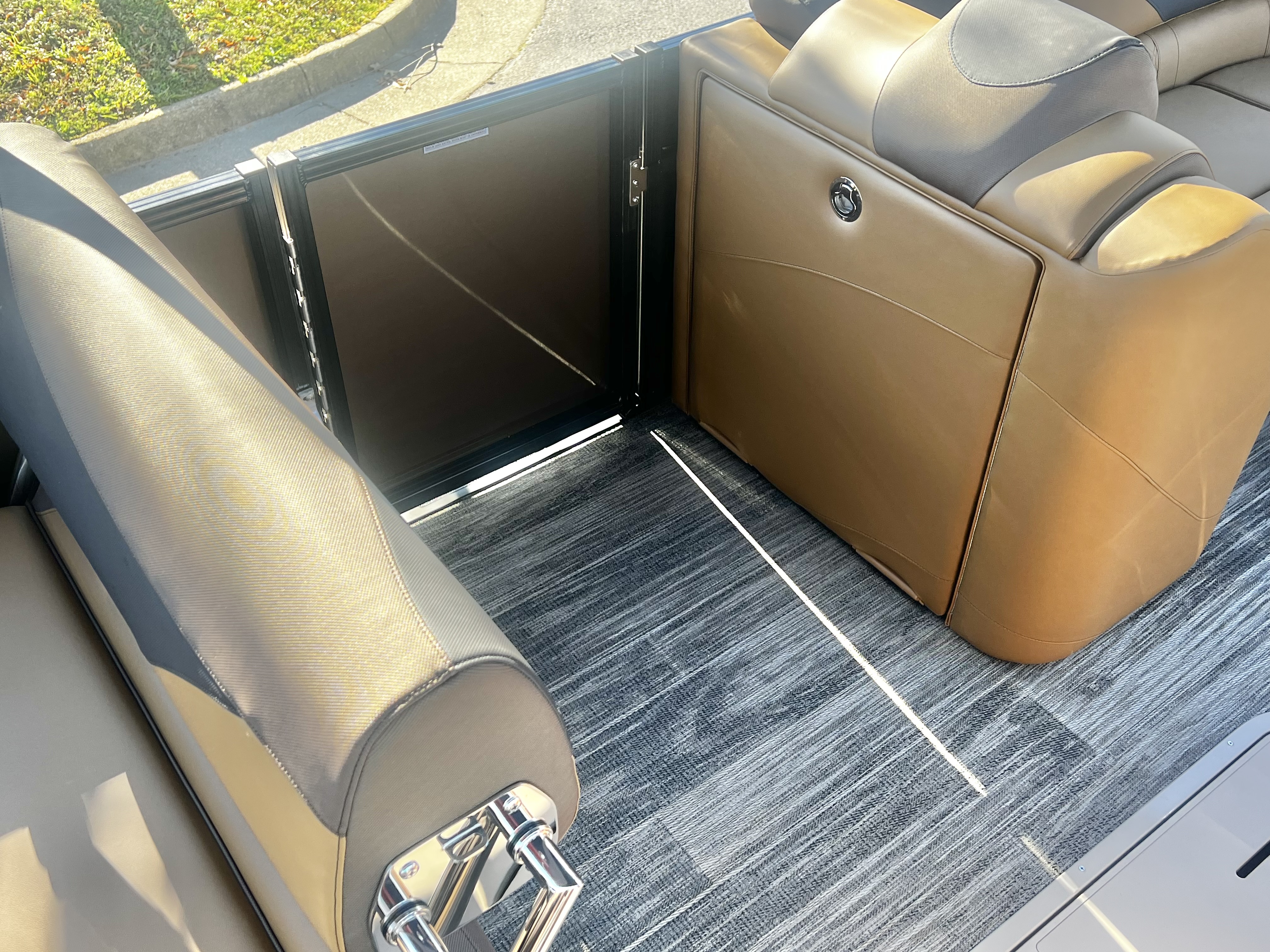 2026 Avalon LSZ 23' Entertainer Triple-Toon - IN STOCK - $70,458