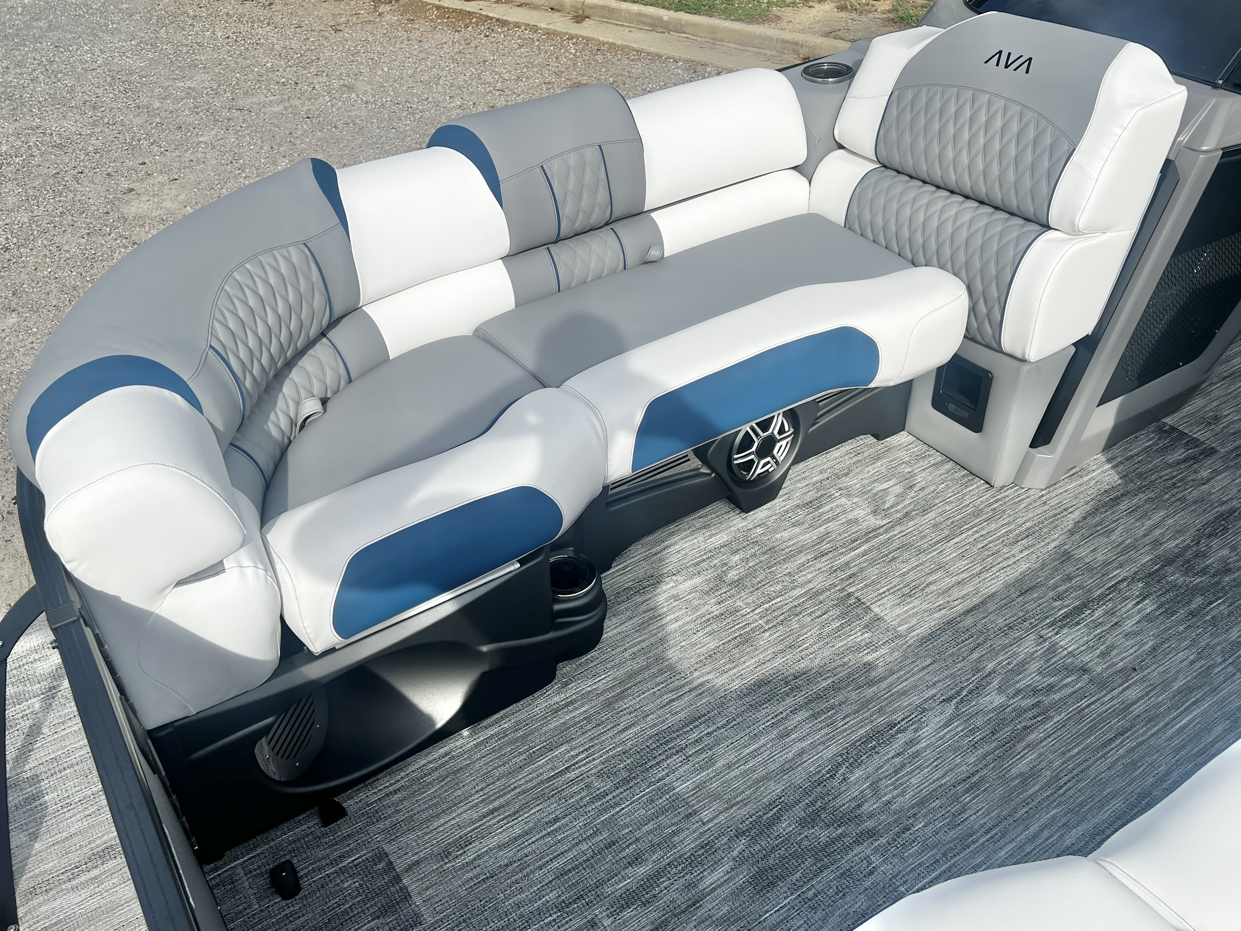 2026 Avalon Catalina 25' Quad Lounge Windshield Triple-Toon - IN STOCK