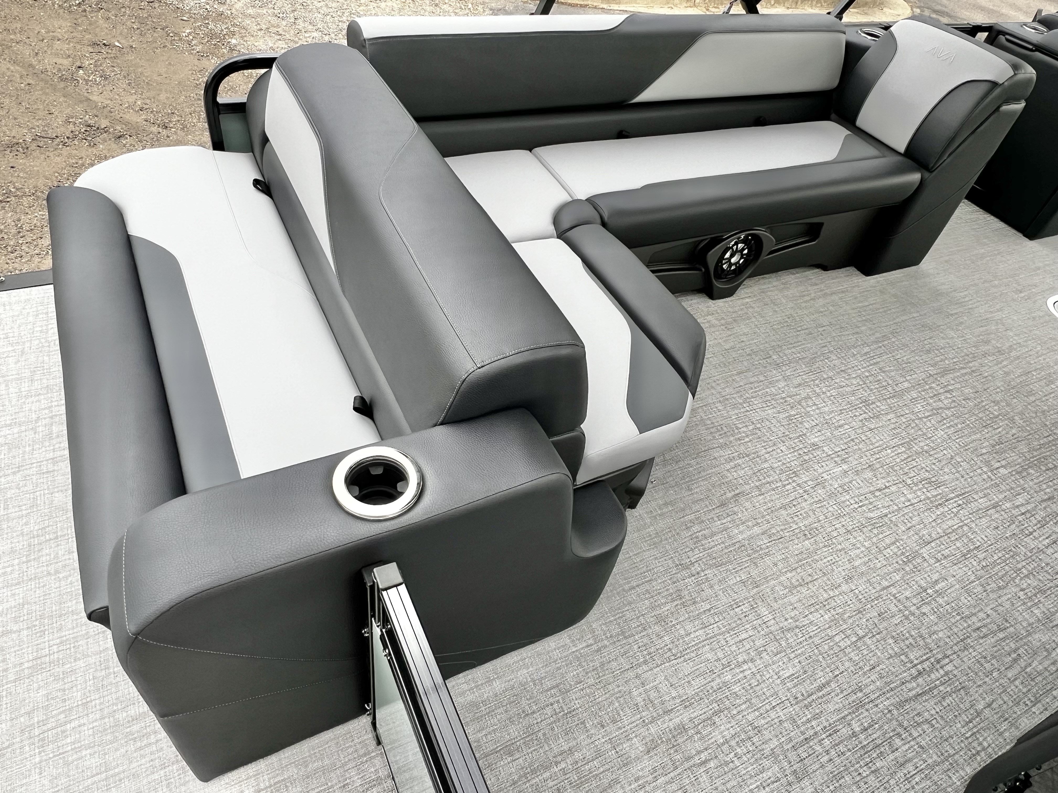 2026 Avalon Venture 85 25' Cruise Rear Bench Triple-Toon - IN STOCK - $78,637