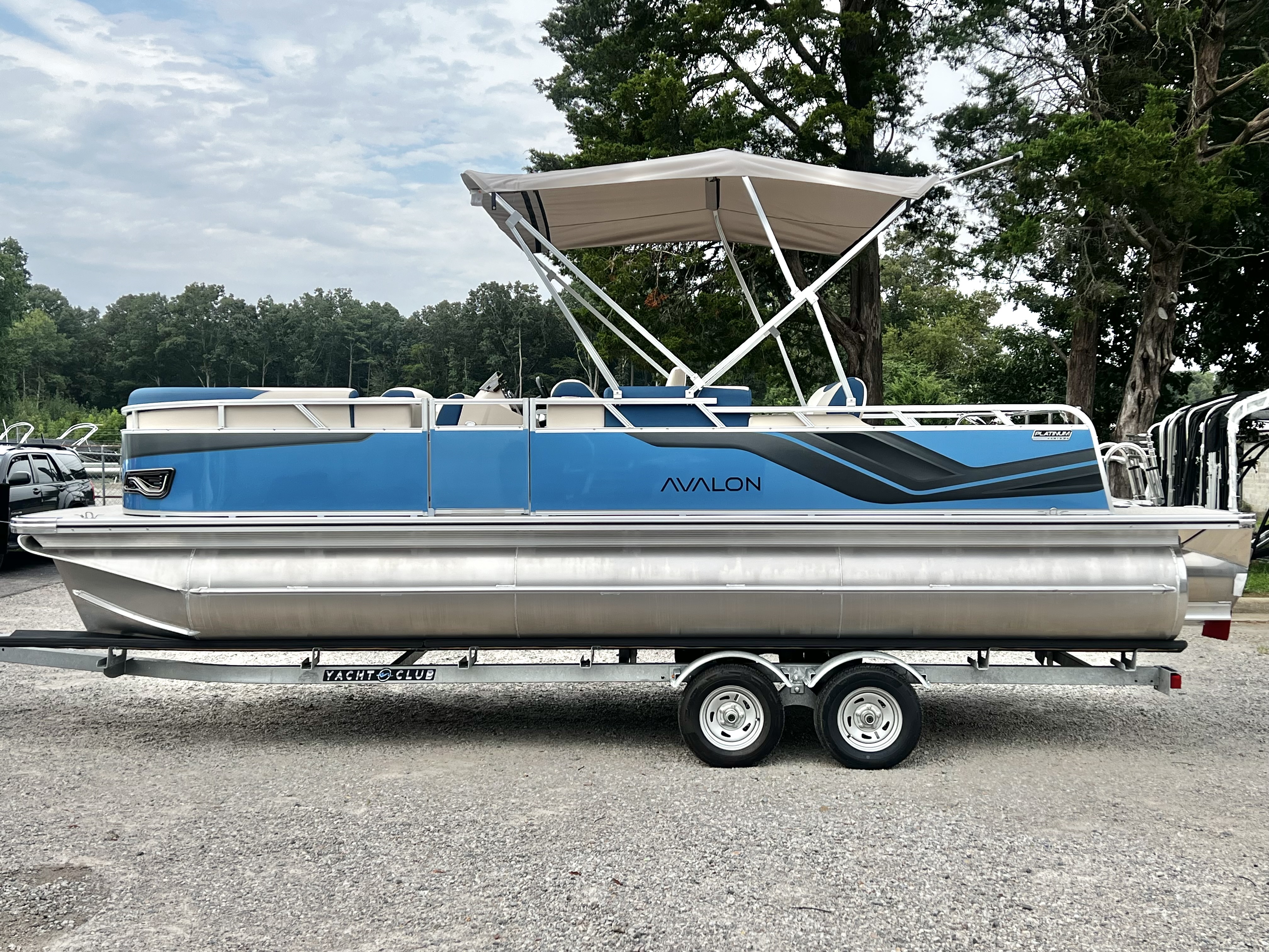 2027 Avalon Venture 85 23' Versatile Rear Bench Triple-Toon