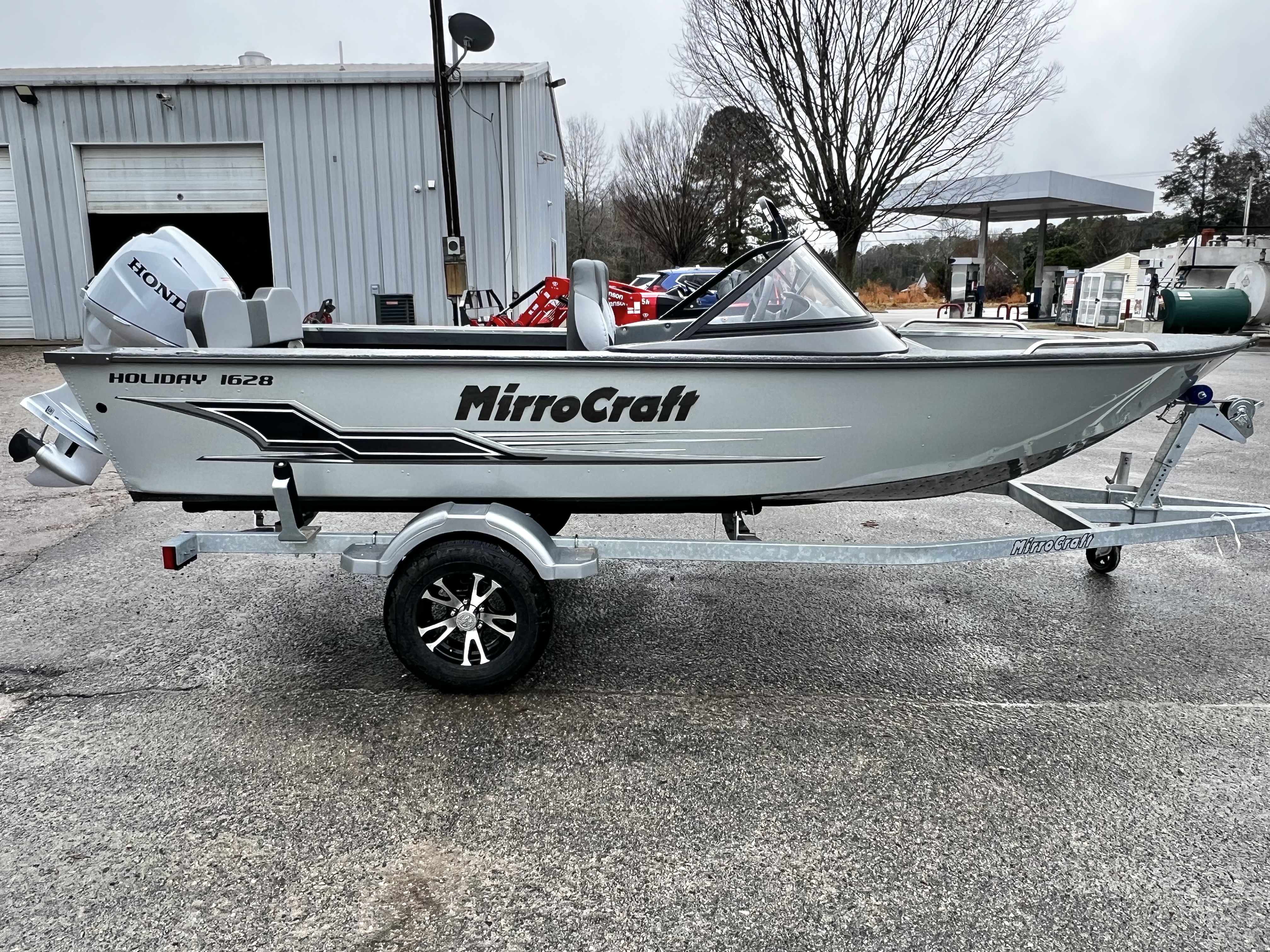 2026 Mirrocraft 1628 Holiday