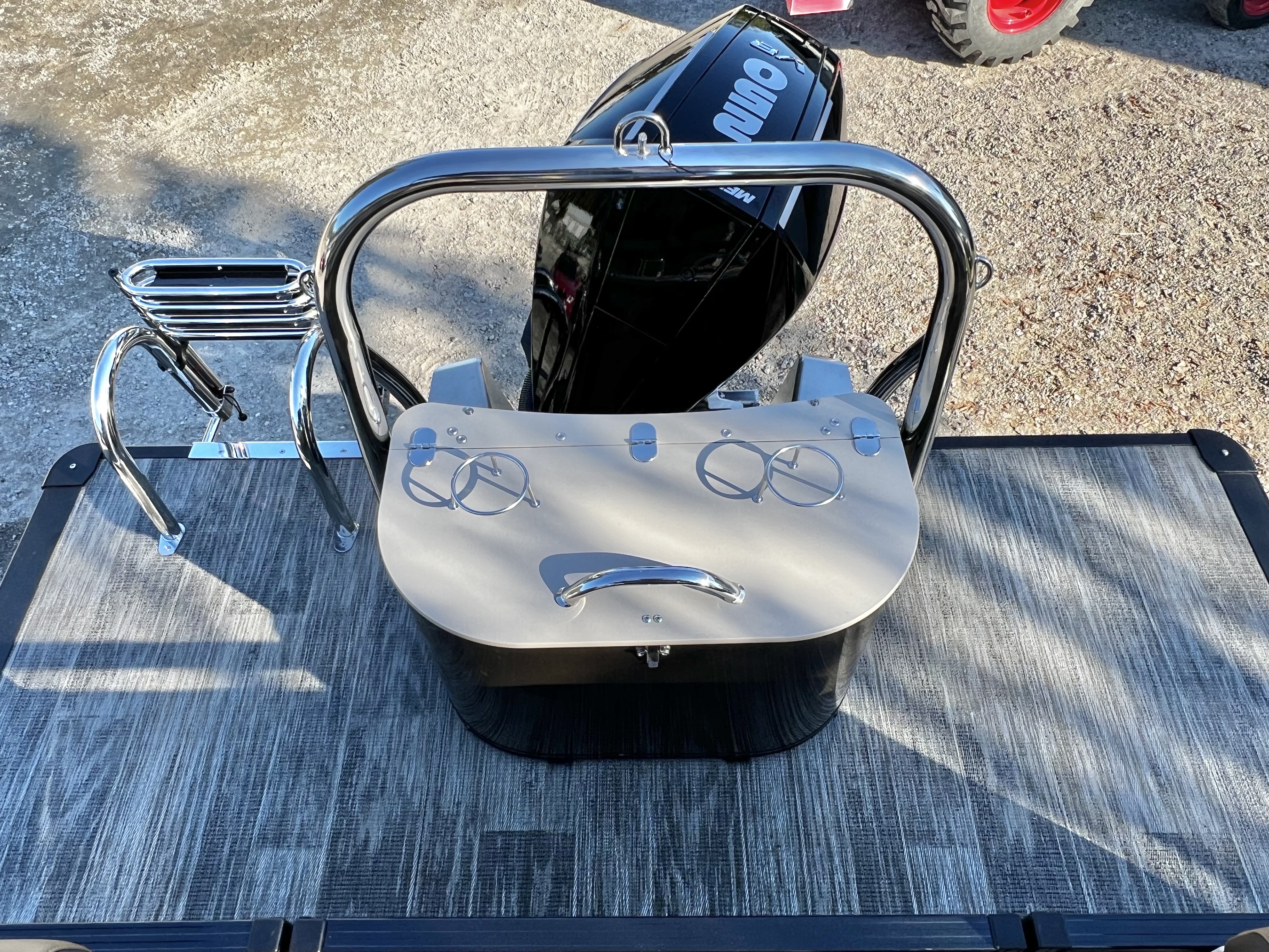 2026 Avalon Venture 85 25' Quad Lounge Triple-Toon - IN STOCK