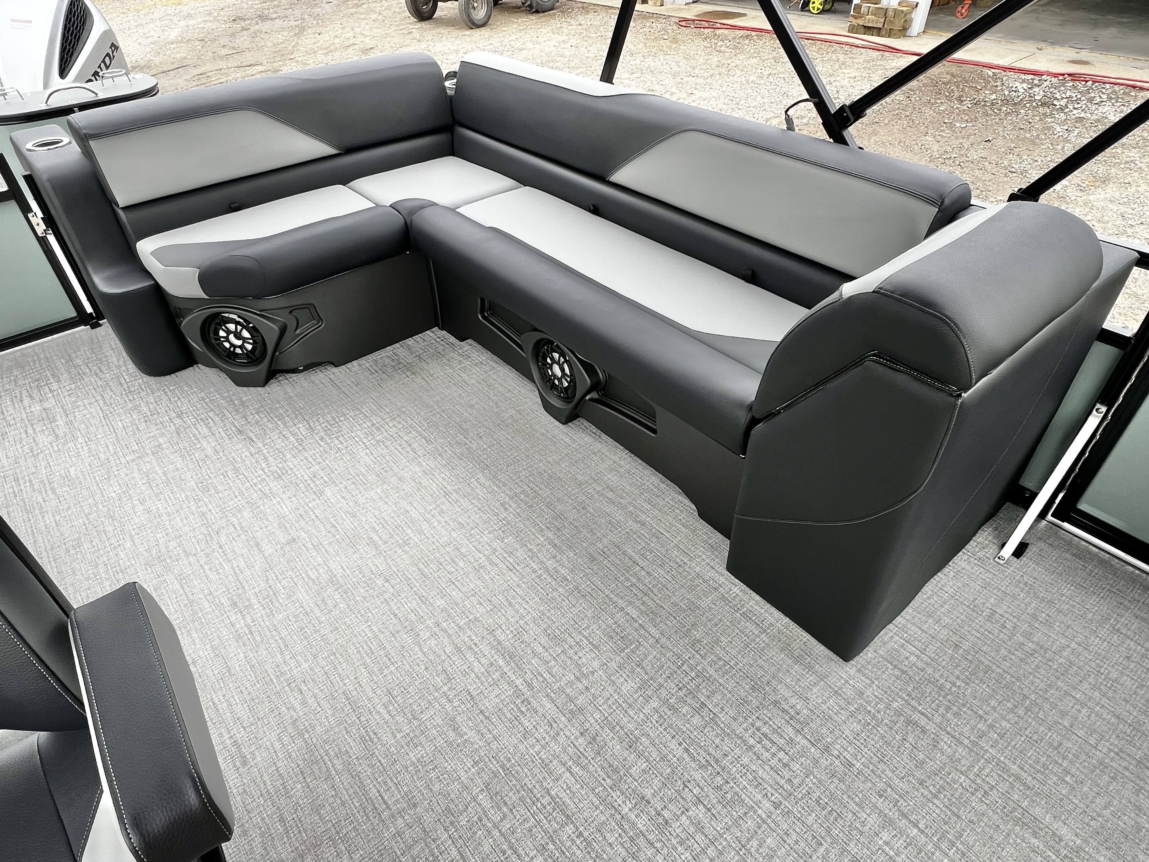 2026 Avalon Venture 85 25' Cruise Rear Bench Triple-Toon - IN STOCK - $78,637