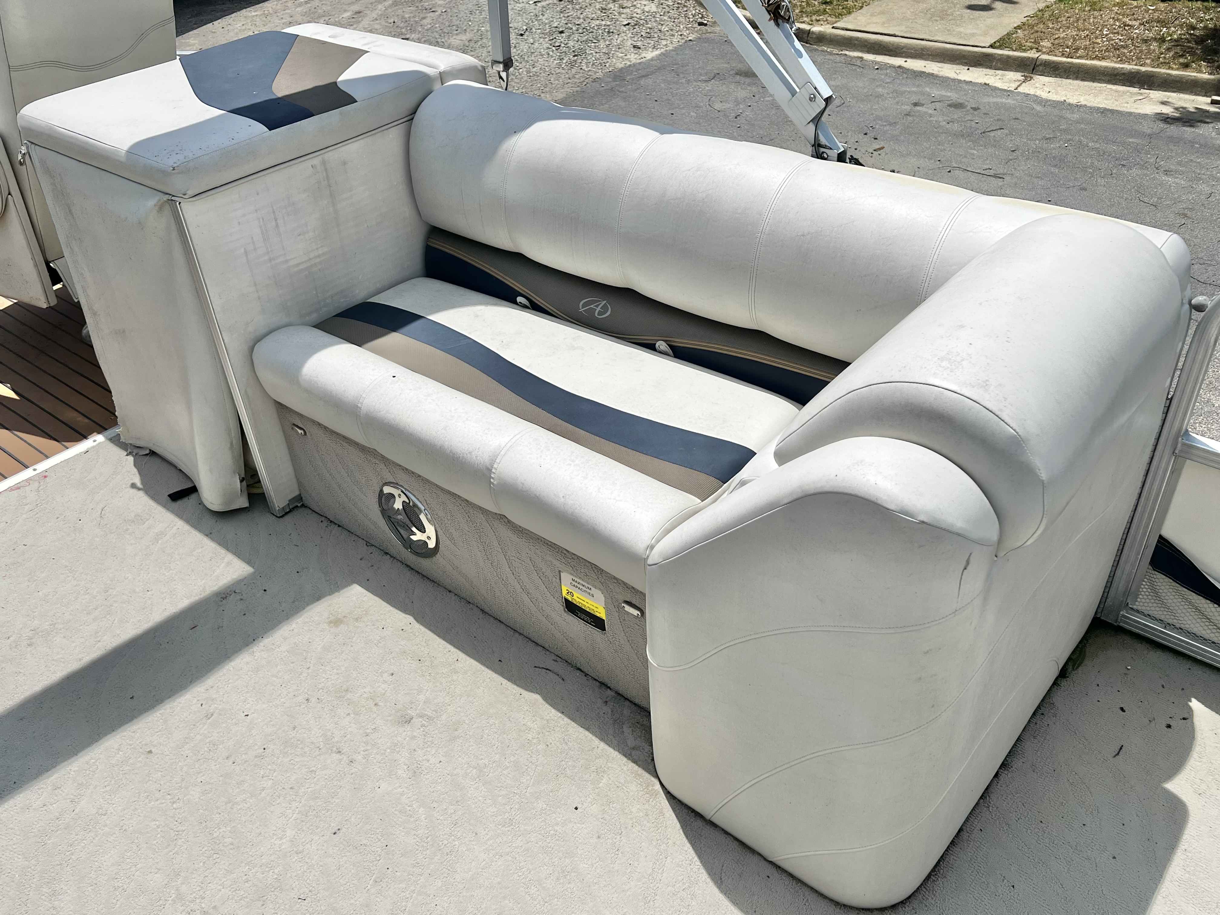 Used 2009 Avalon Paradise 26' Sandbar Triple-Toon - IN STOCK