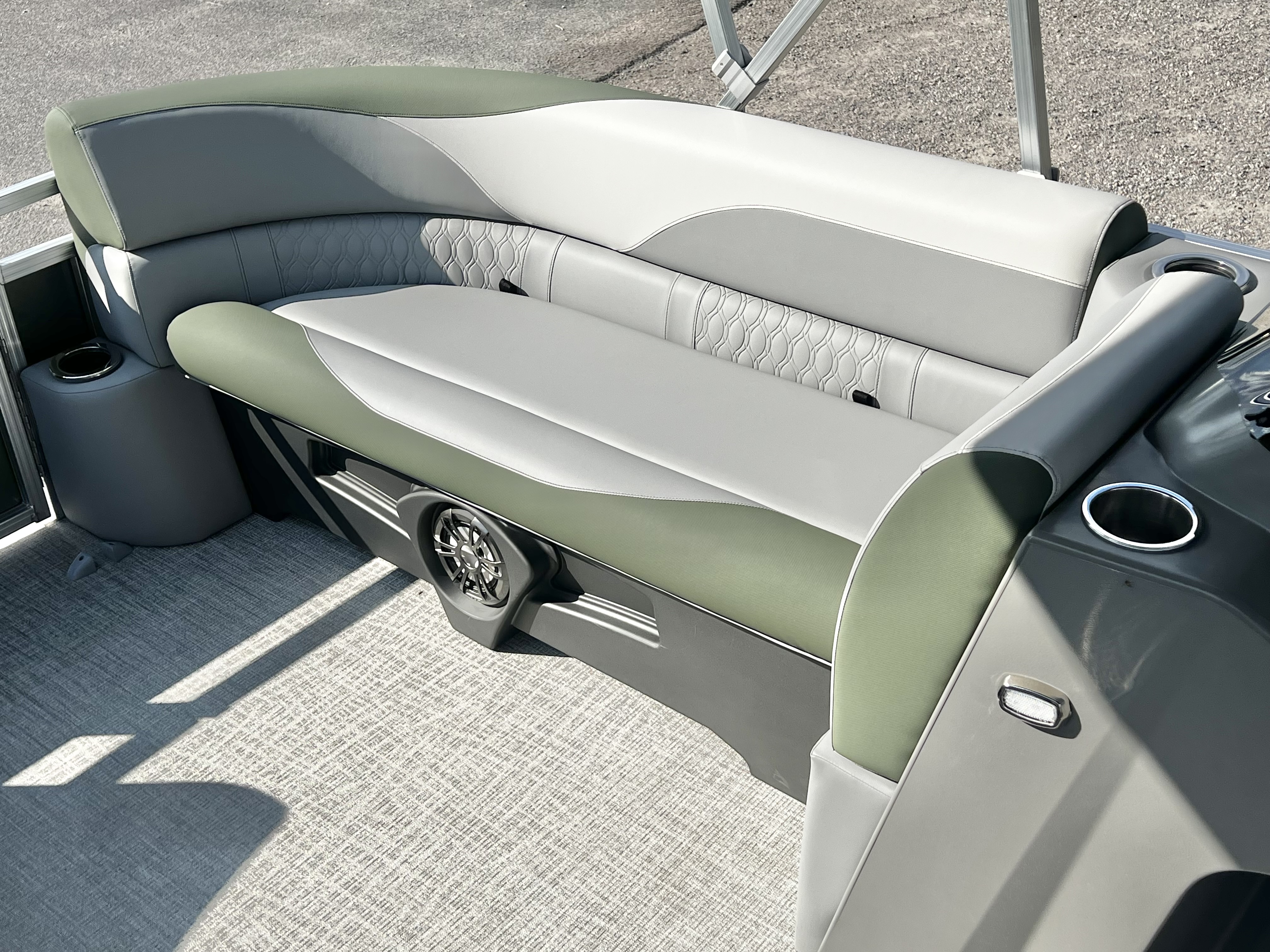 2027 Avalon Venture 85 23' Quad Lounge