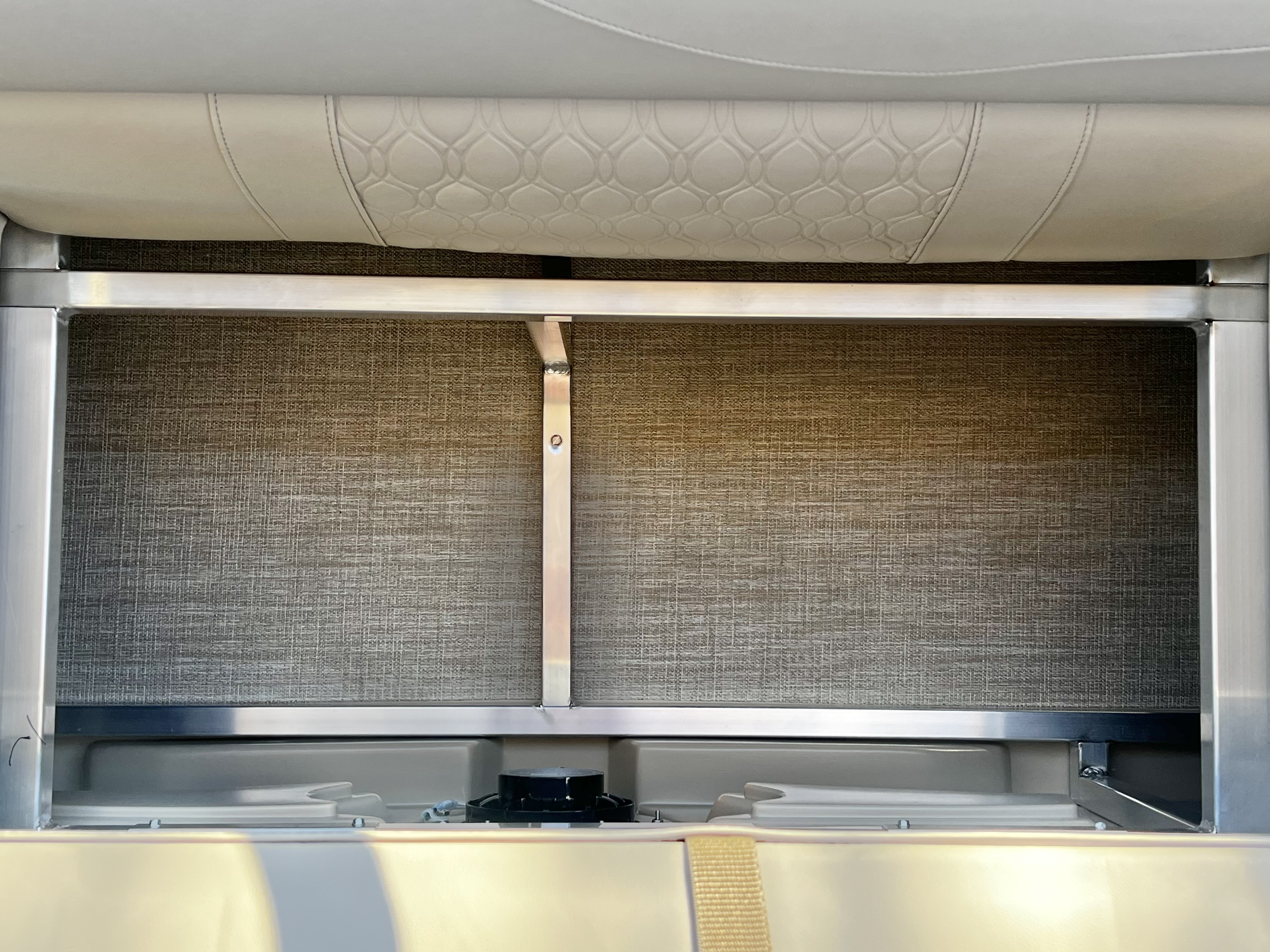 2026 Avalon Venture 85 21' Versatile Rear Bench - IN STOCK