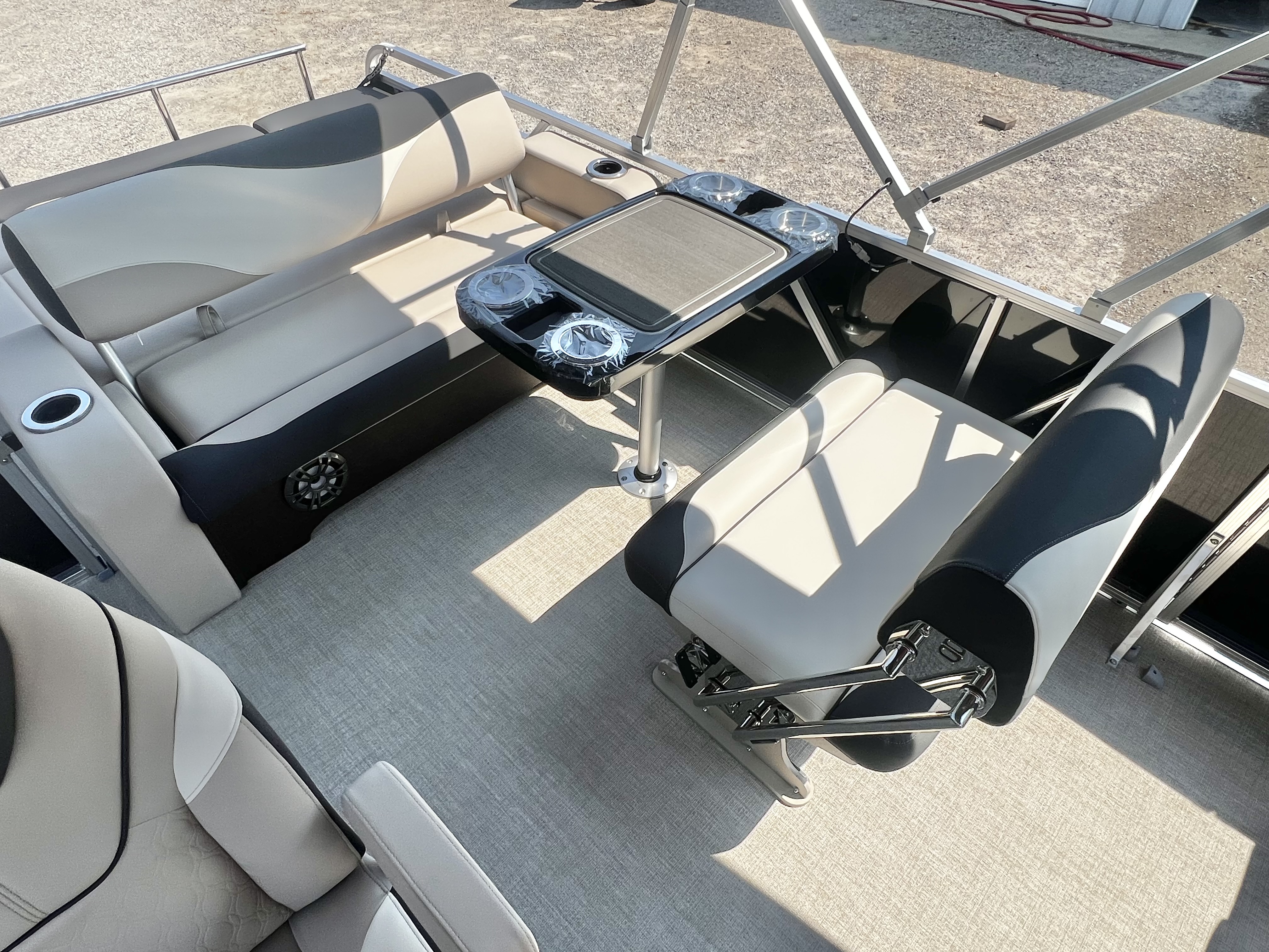 2027 Avalon LSZ 25' Entertainer